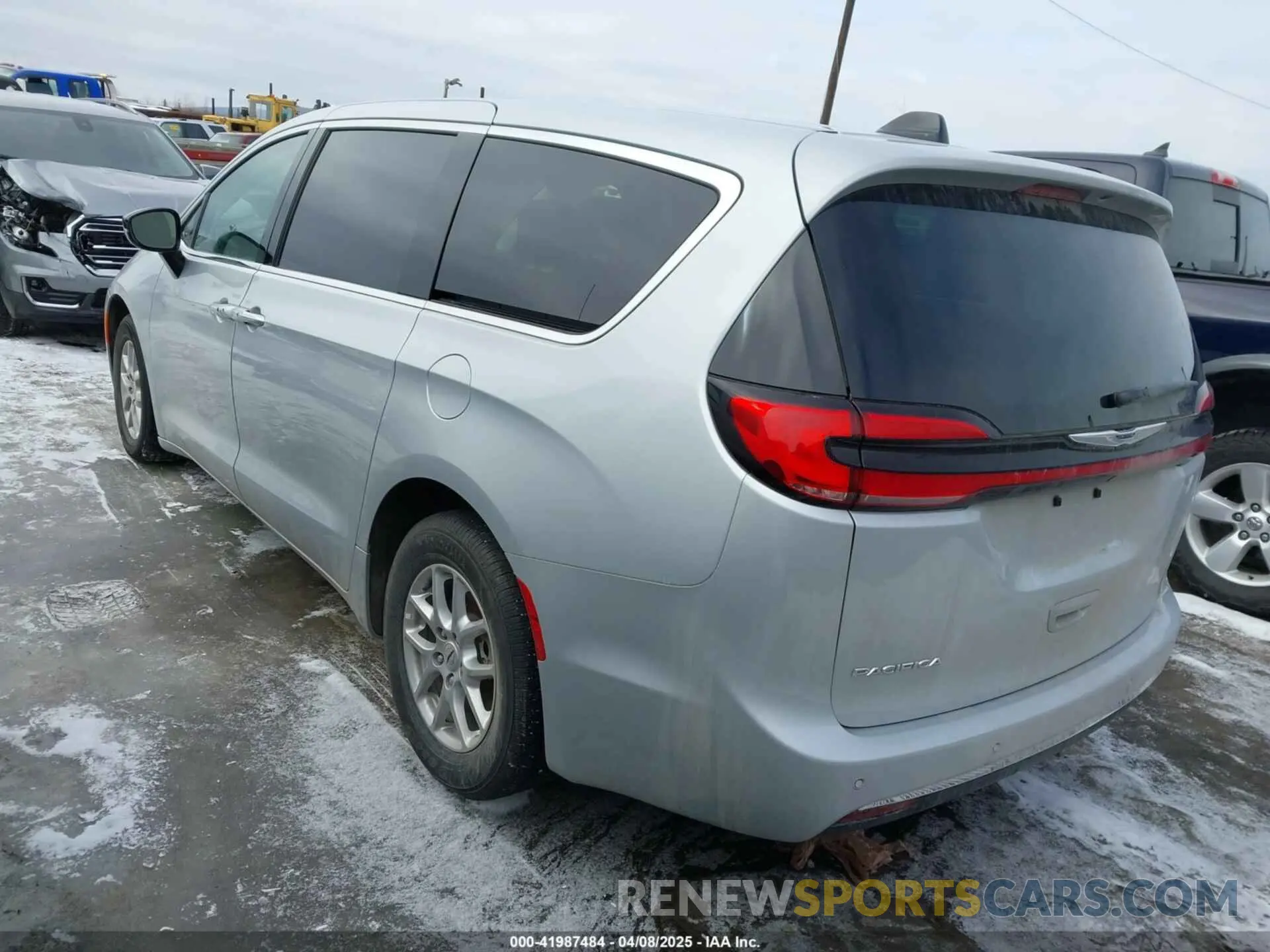3 Фотография поврежденного автомобиля 2C4RC1BG4RR159301 CHRYSLER PACIFICA 2024