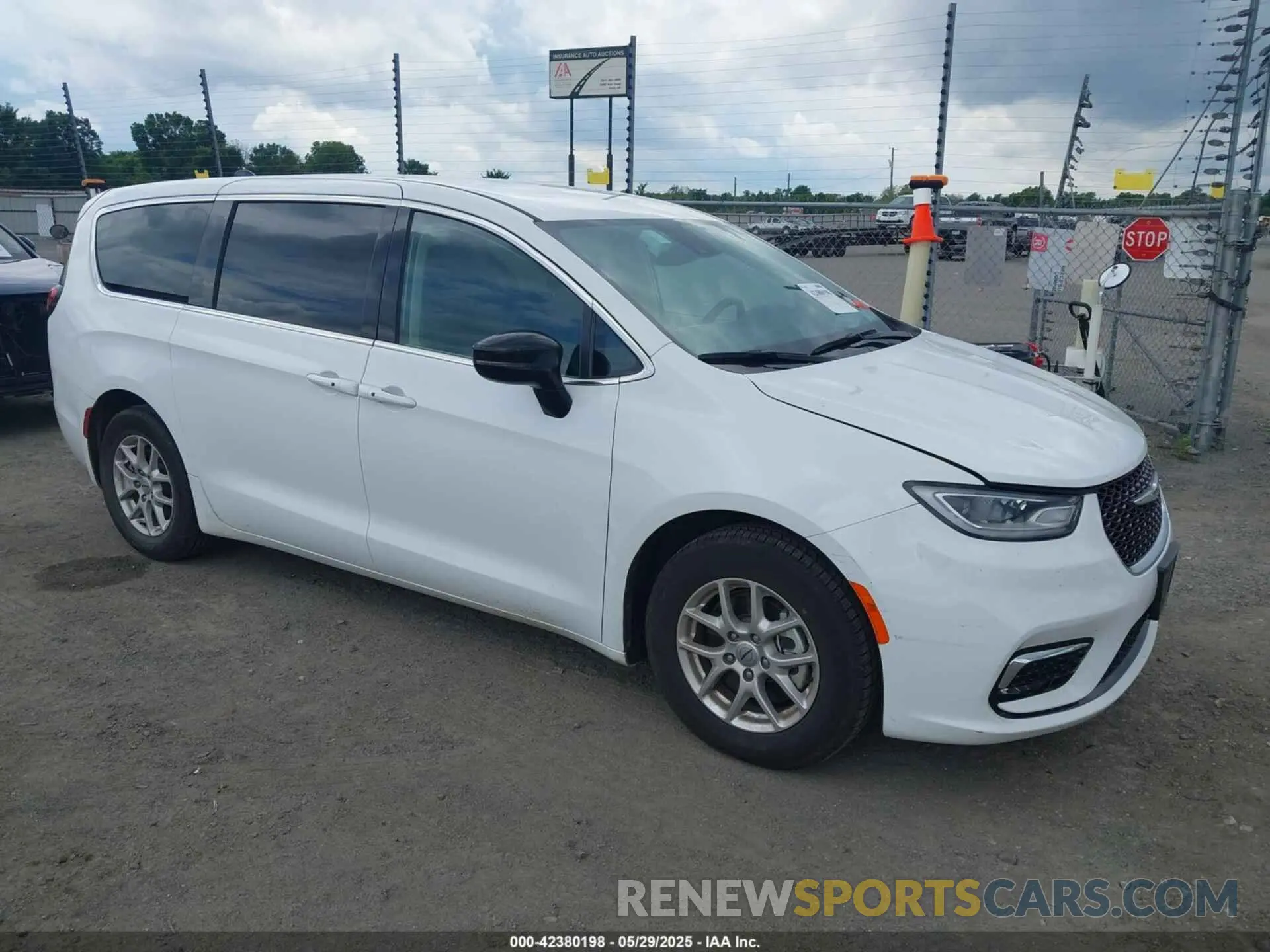1 Photograph of a damaged car 2C4RC1BG4RR163235 CHRYSLER PACIFICA 2024