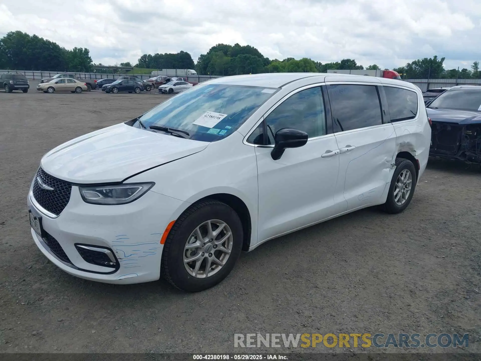 2 Photograph of a damaged car 2C4RC1BG4RR163235 CHRYSLER PACIFICA 2024