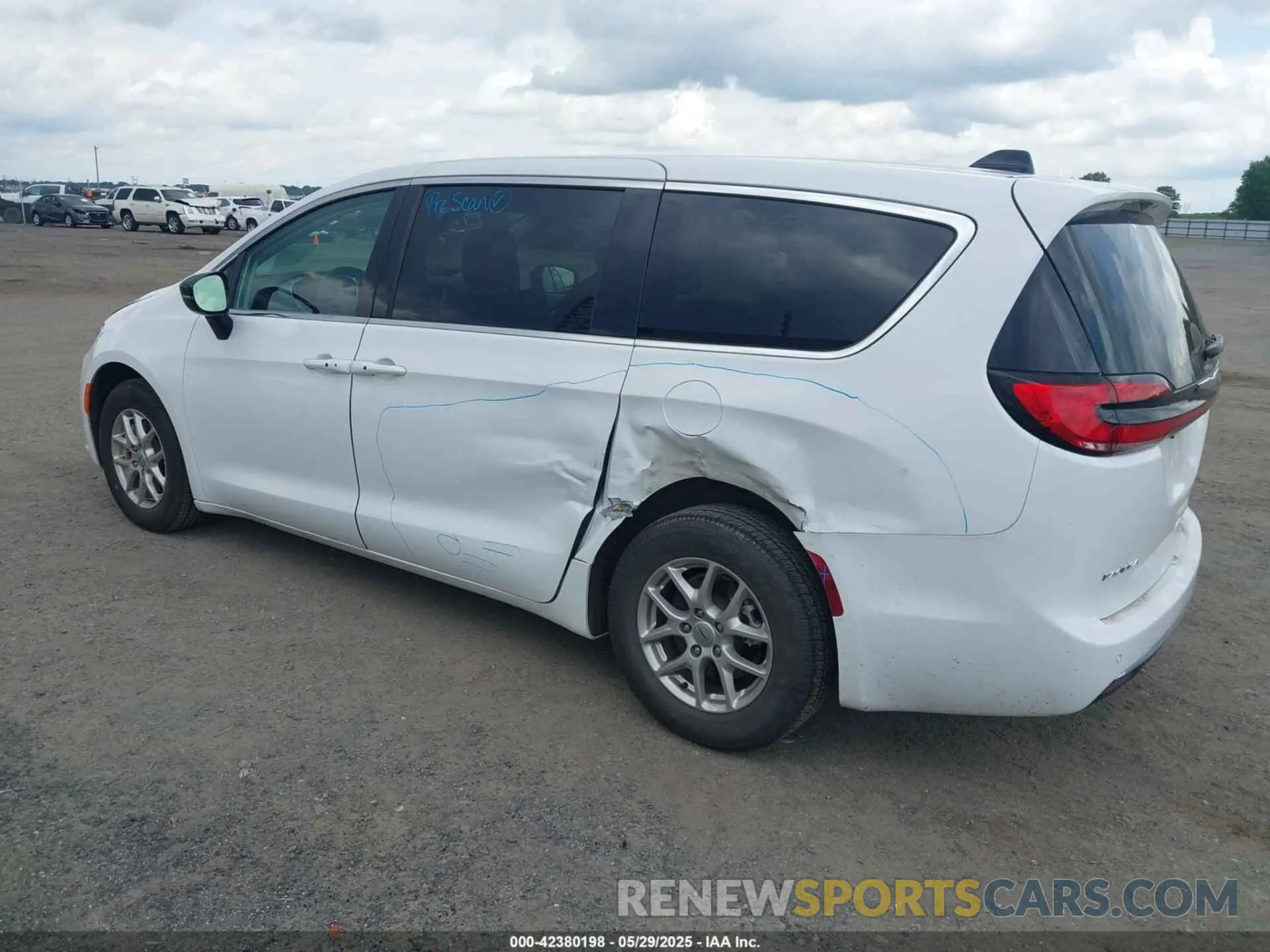 3 Photograph of a damaged car 2C4RC1BG4RR163235 CHRYSLER PACIFICA 2024