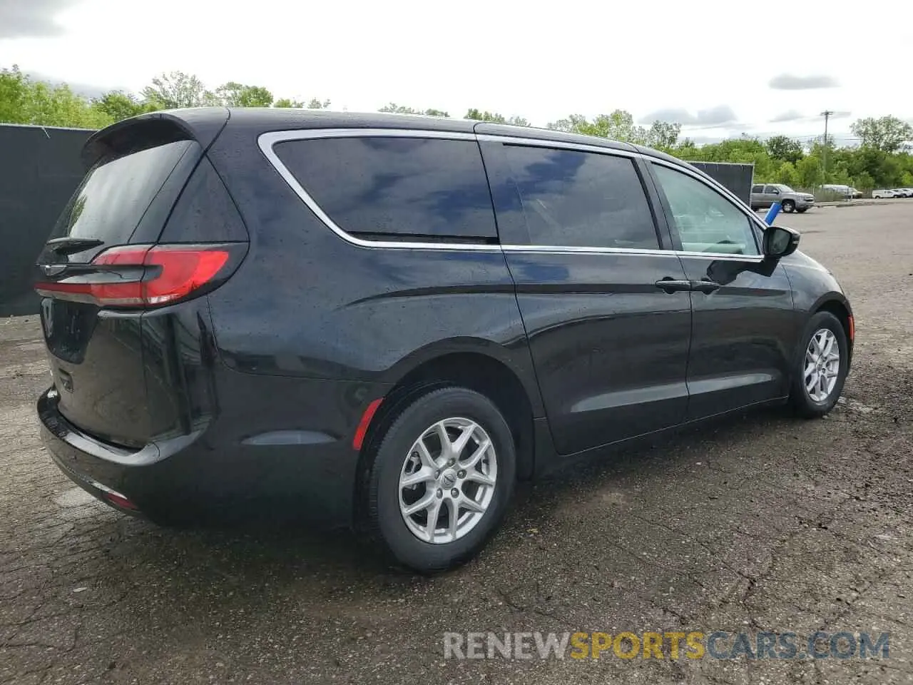 3 Photograph of a damaged car 2C4RC1BG4RR172470 CHRYSLER PACIFICA 2024