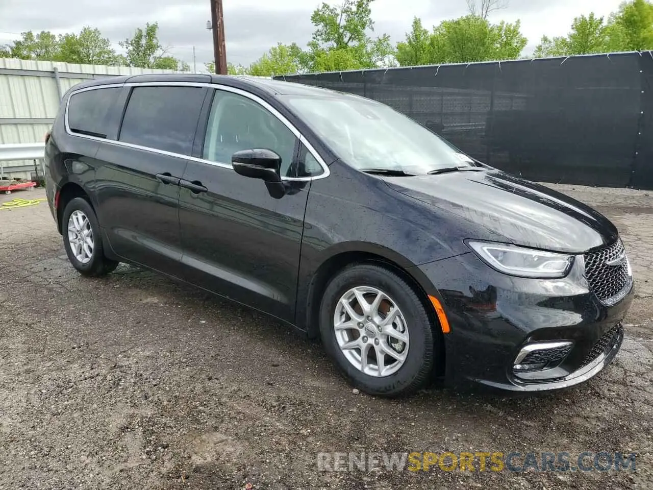 4 Photograph of a damaged car 2C4RC1BG4RR172470 CHRYSLER PACIFICA 2024