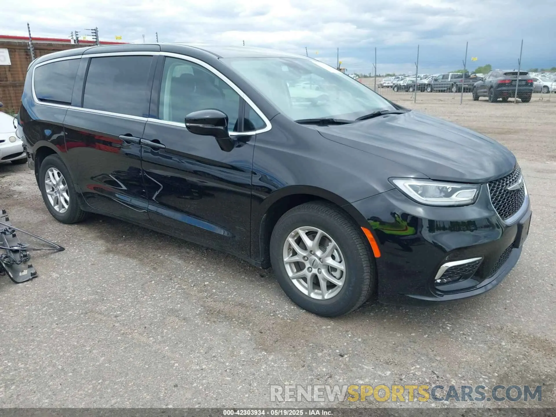 1 Photograph of a damaged car 2C4RC1BG5RR136139 CHRYSLER PACIFICA 2024