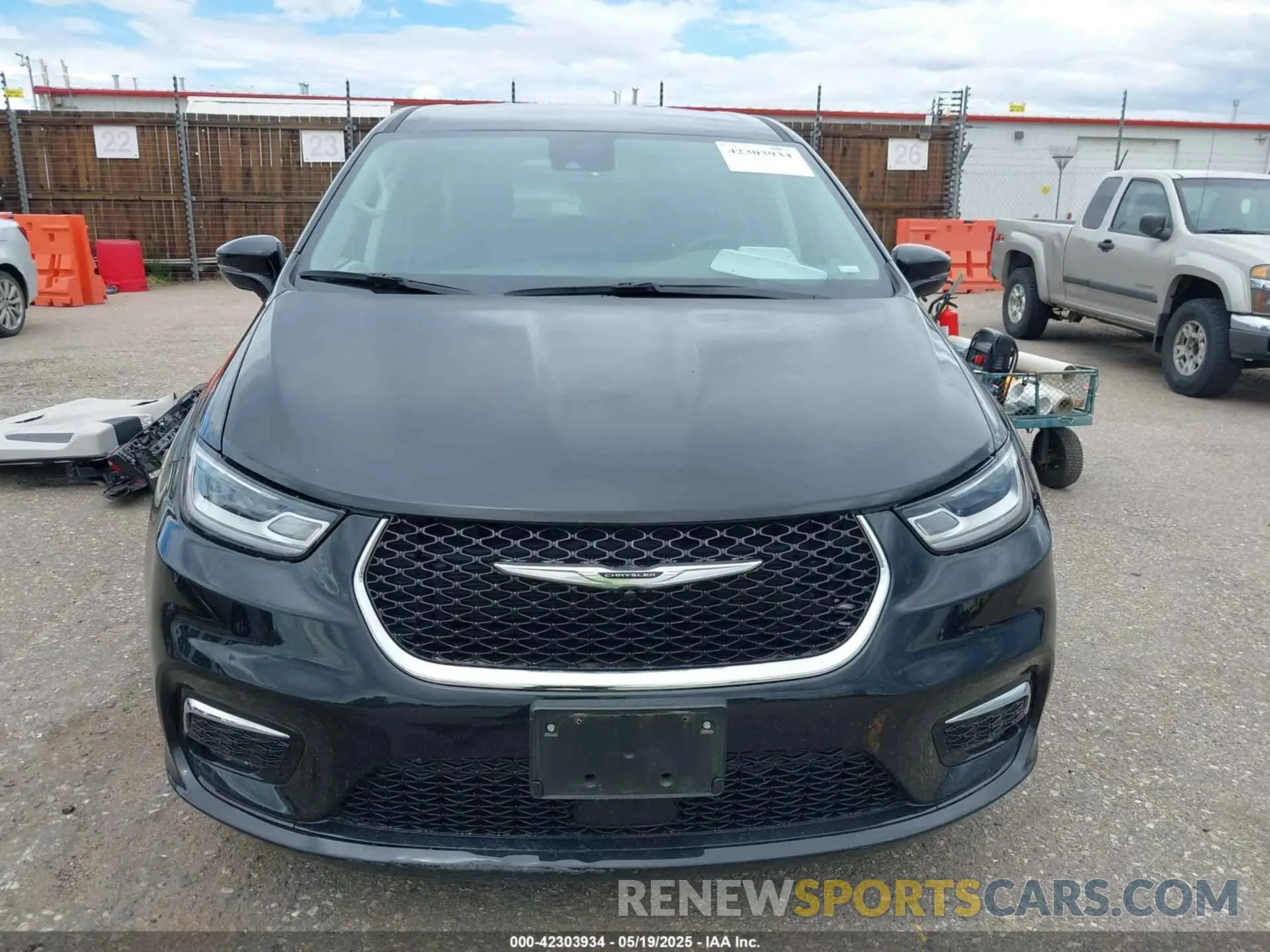 13 Photograph of a damaged car 2C4RC1BG5RR136139 CHRYSLER PACIFICA 2024