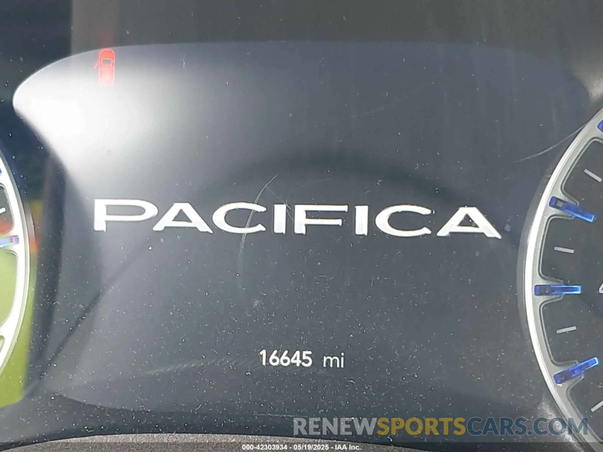 7 Photograph of a damaged car 2C4RC1BG5RR136139 CHRYSLER PACIFICA 2024