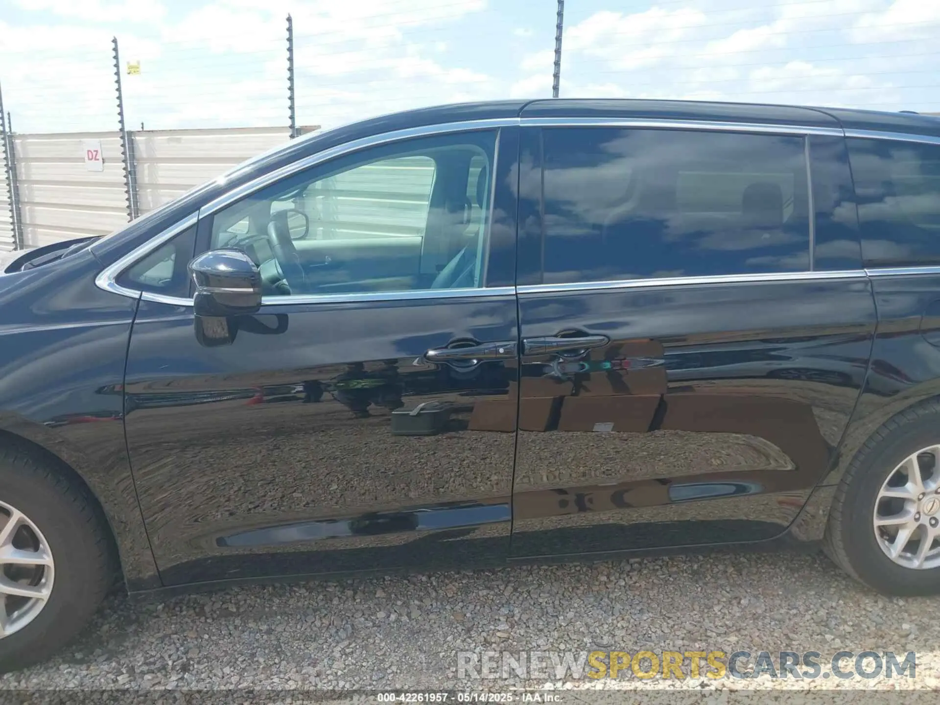 14 Photograph of a damaged car 2C4RC1BG5RR143821 CHRYSLER PACIFICA 2024