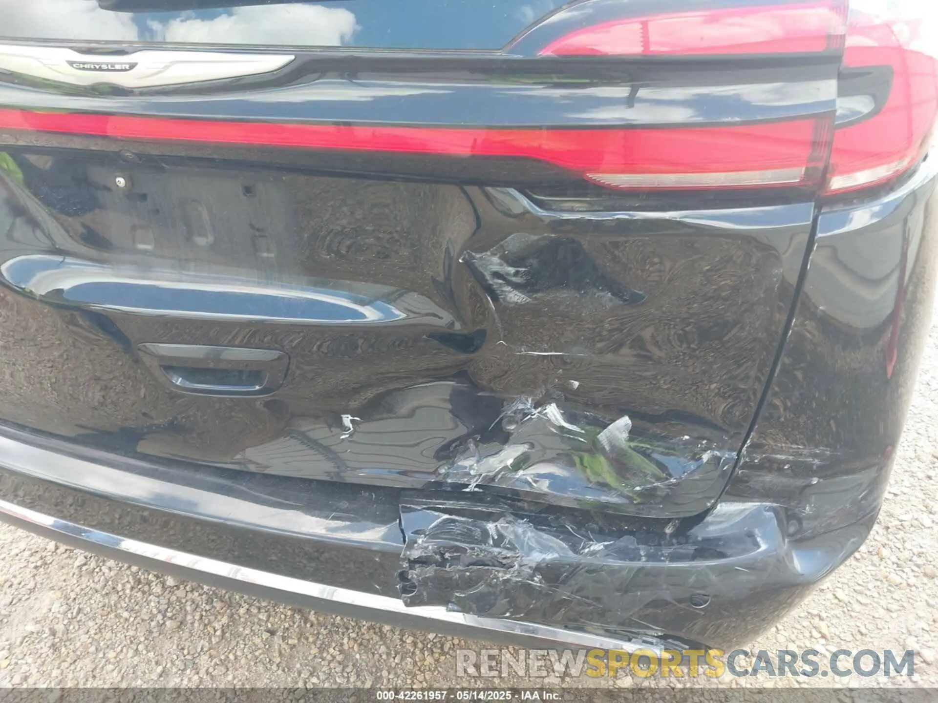 6 Photograph of a damaged car 2C4RC1BG5RR143821 CHRYSLER PACIFICA 2024