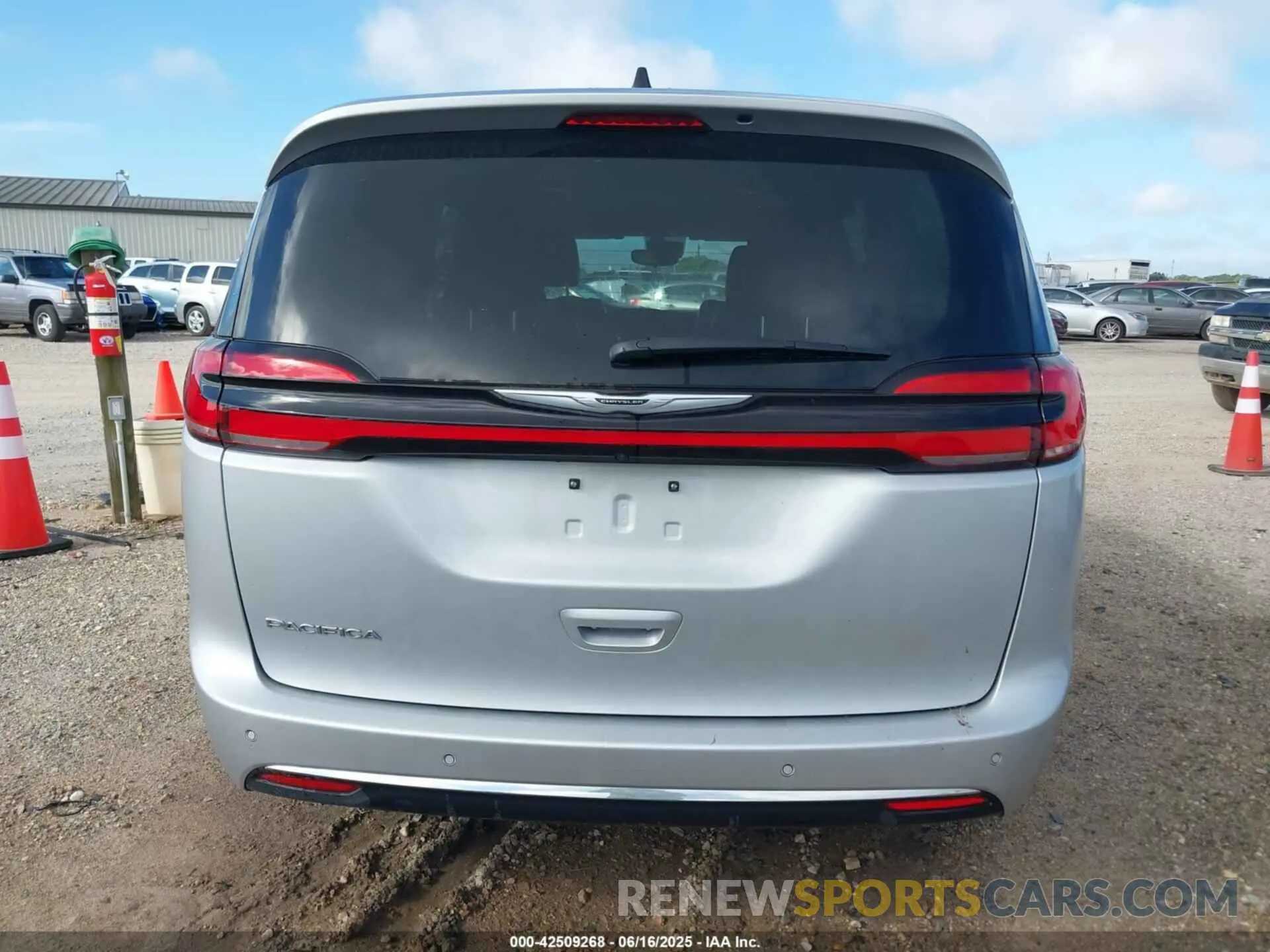 16 Photograph of a damaged car 2C4RC1BG5RR154544 CHRYSLER PACIFICA 2024