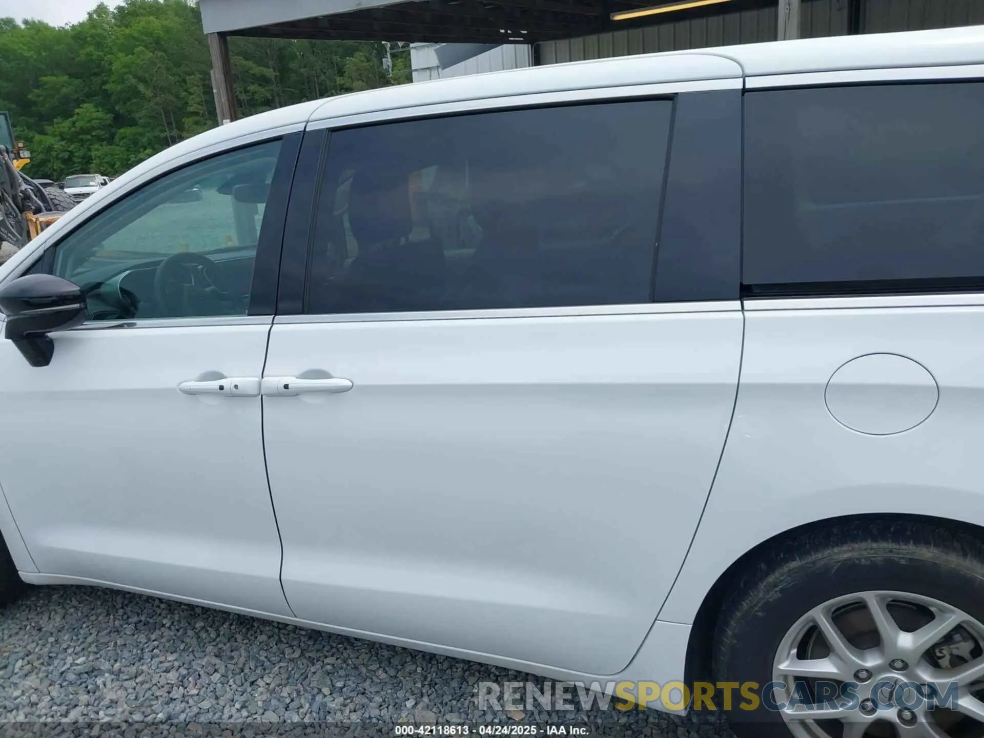 13 Фотография поврежденного автомобиля 2C4RC1BG6RR116594 CHRYSLER PACIFICA 2024