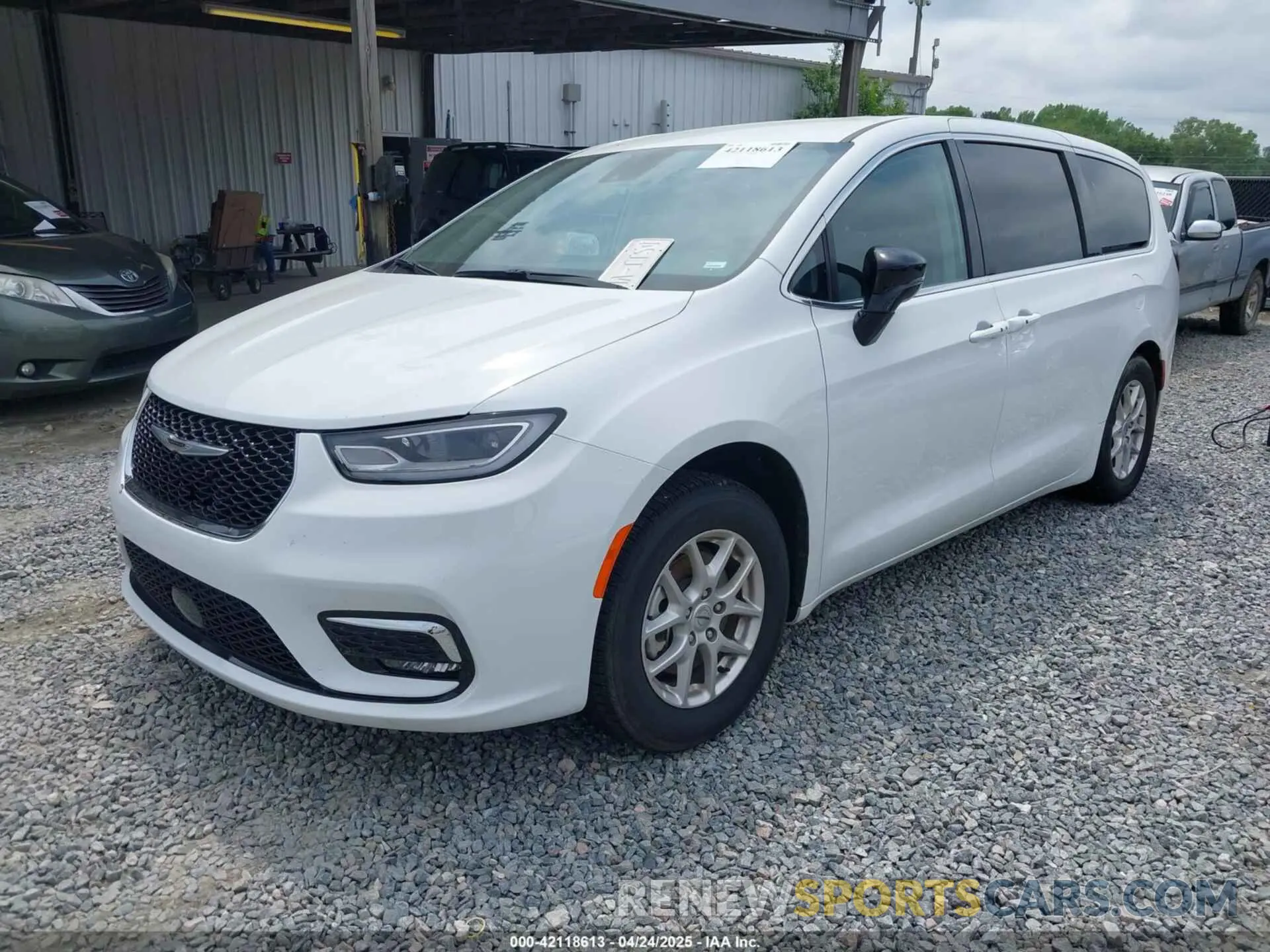 2 Фотография поврежденного автомобиля 2C4RC1BG6RR116594 CHRYSLER PACIFICA 2024