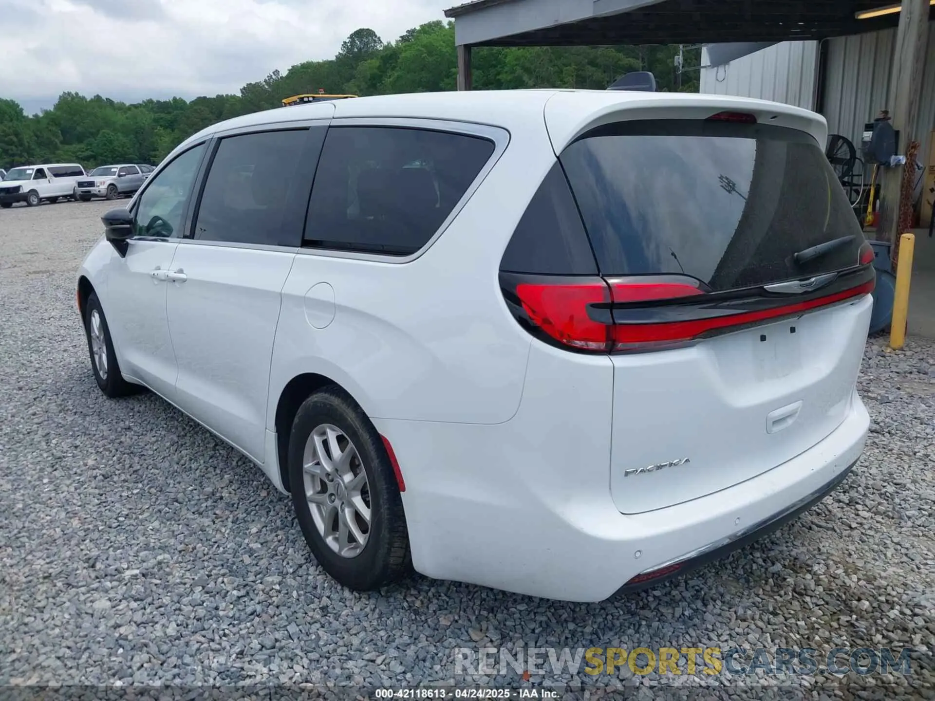 3 Фотография поврежденного автомобиля 2C4RC1BG6RR116594 CHRYSLER PACIFICA 2024