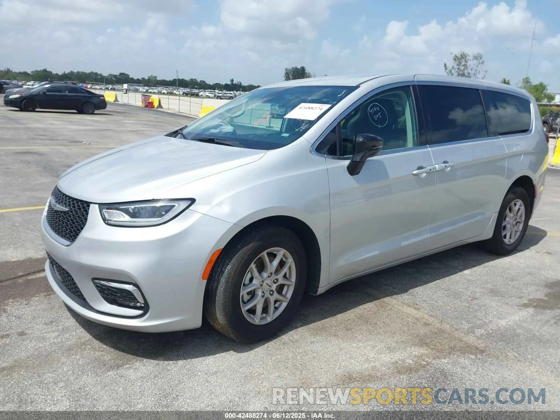 2 Photograph of a damaged car 2C4RC1BG6RR148297 CHRYSLER PACIFICA 2024
