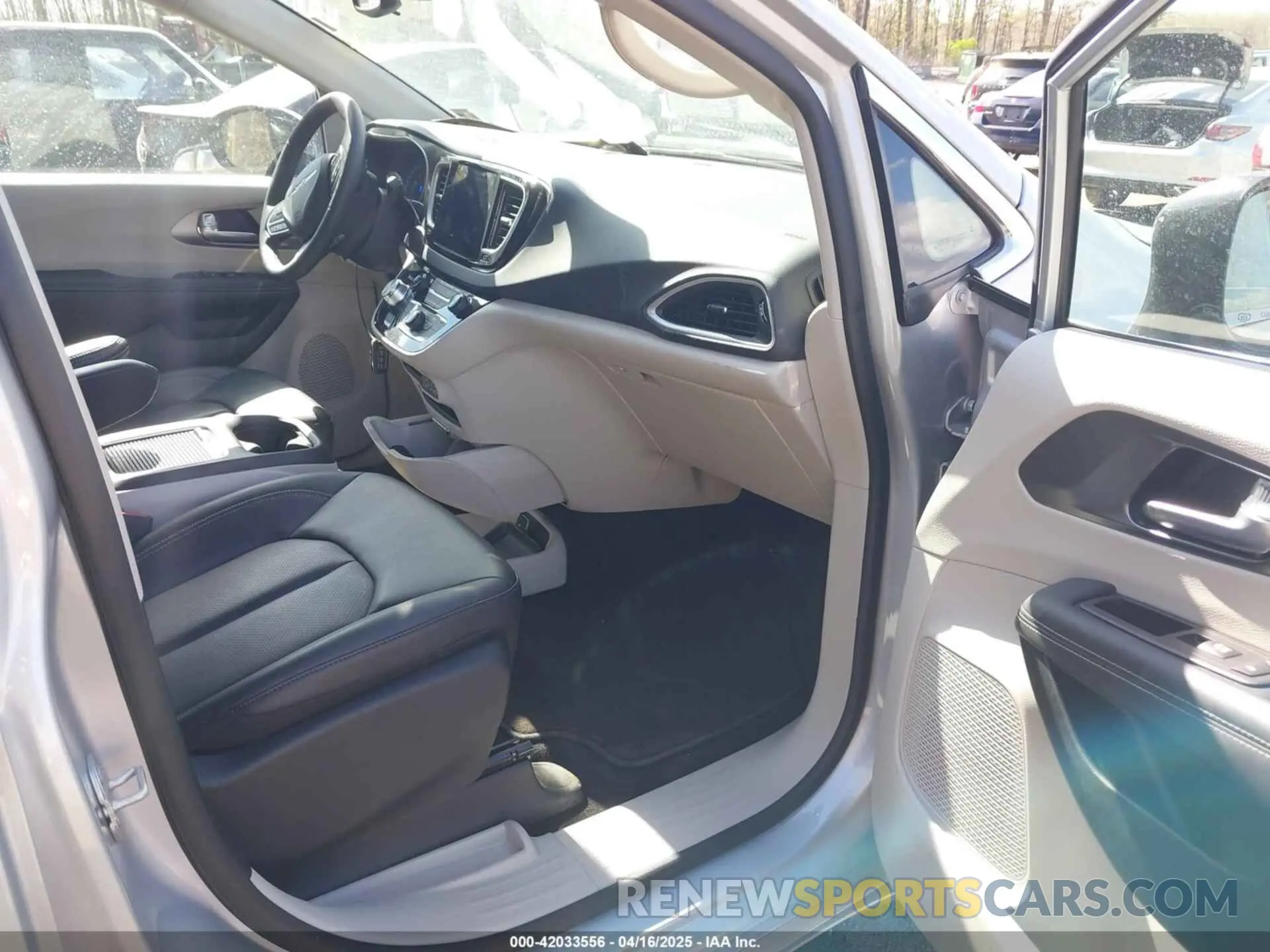 5 Photograph of a damaged car 2C4RC1BG6RR179873 CHRYSLER PACIFICA 2024