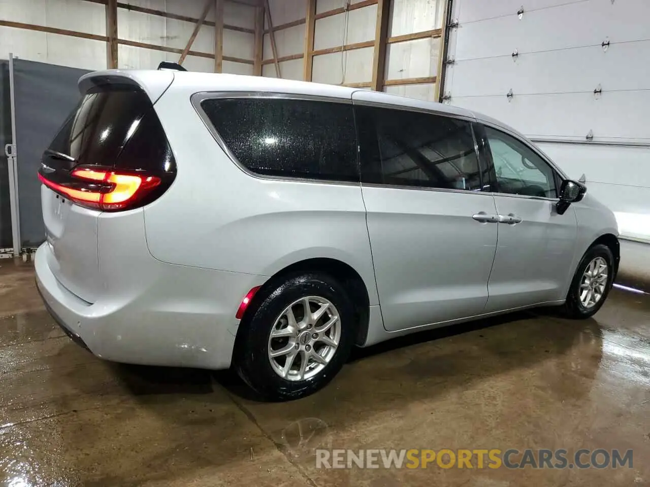 3 Фотография поврежденного автомобиля 2C4RC1BG7RR132819 CHRYSLER PACIFICA 2024