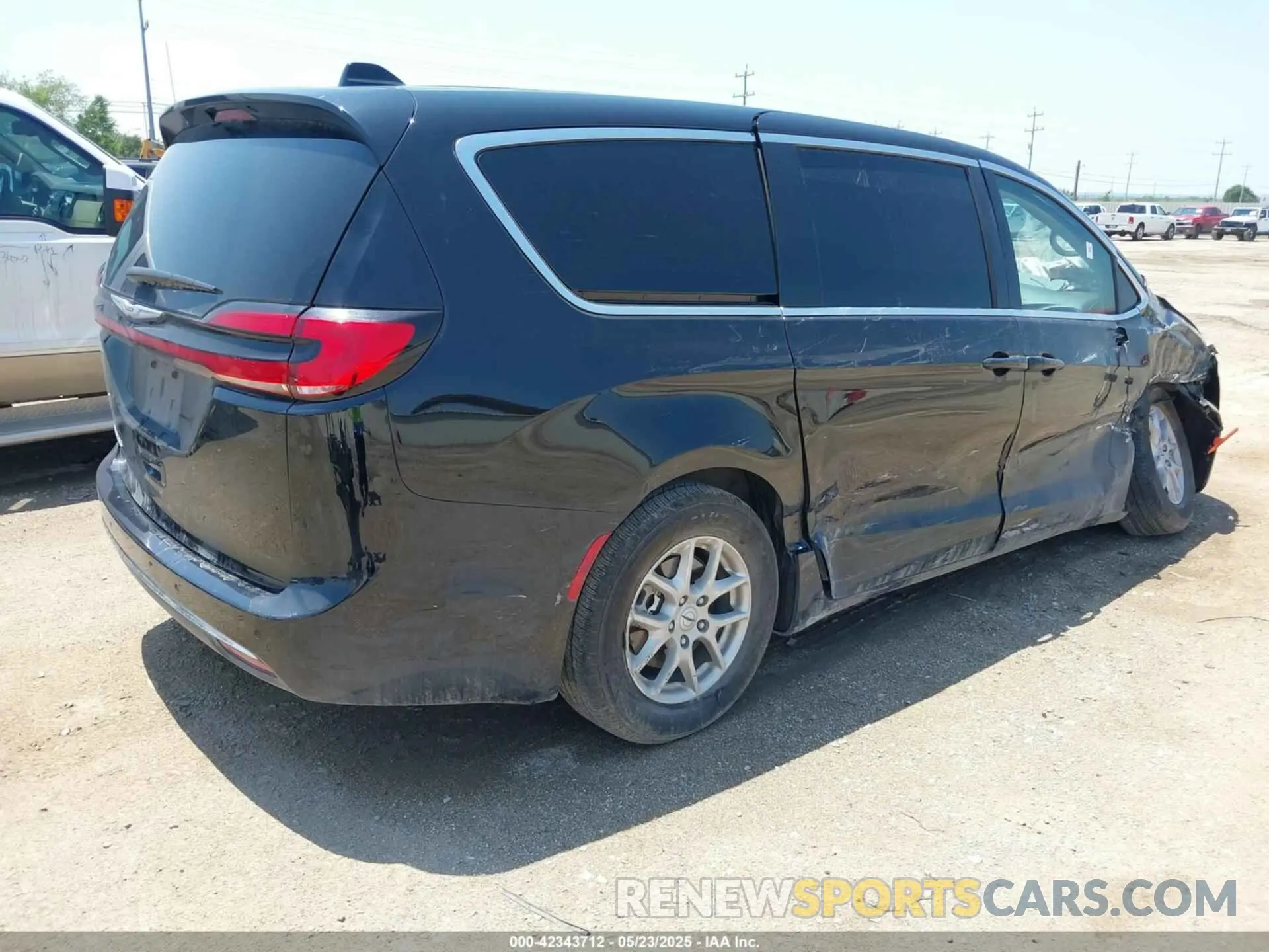4 Фотография поврежденного автомобиля 2C4RC1BG7RR136417 CHRYSLER PACIFICA 2024
