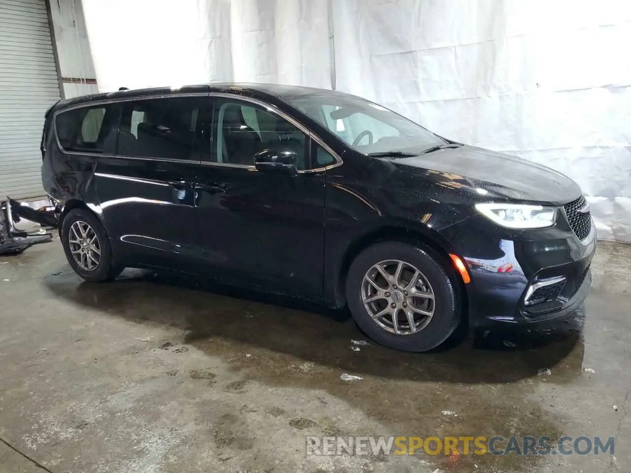 4 Photograph of a damaged car 2C4RC1BG7RR163388 CHRYSLER PACIFICA 2024