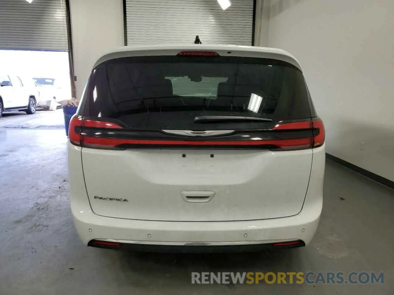 6 Фотография поврежденного автомобиля 2C4RC1BG7RR170423 CHRYSLER PACIFICA 2024