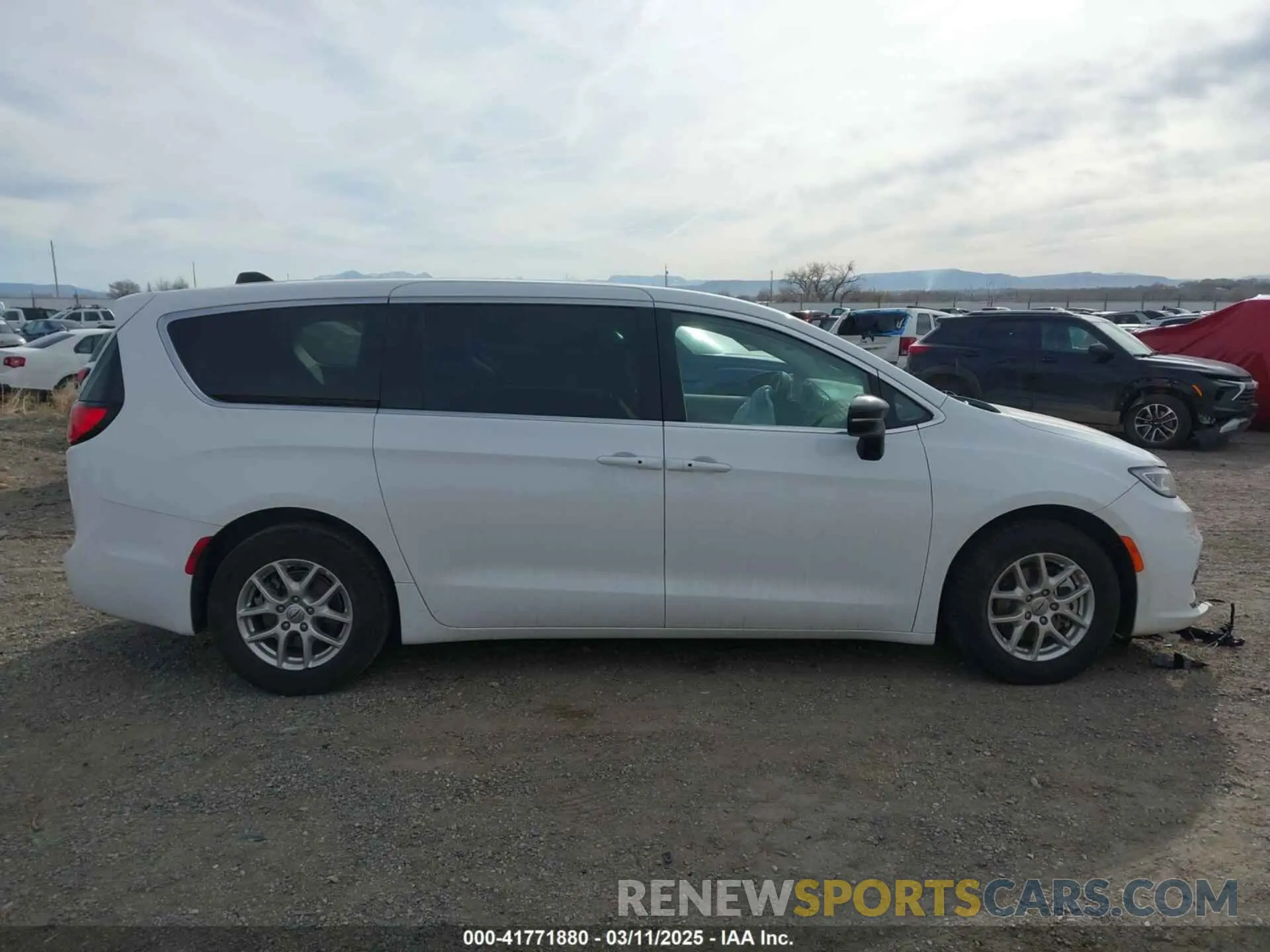 13 Фотография поврежденного автомобиля 2C4RC1BG7RR182975 CHRYSLER PACIFICA 2024