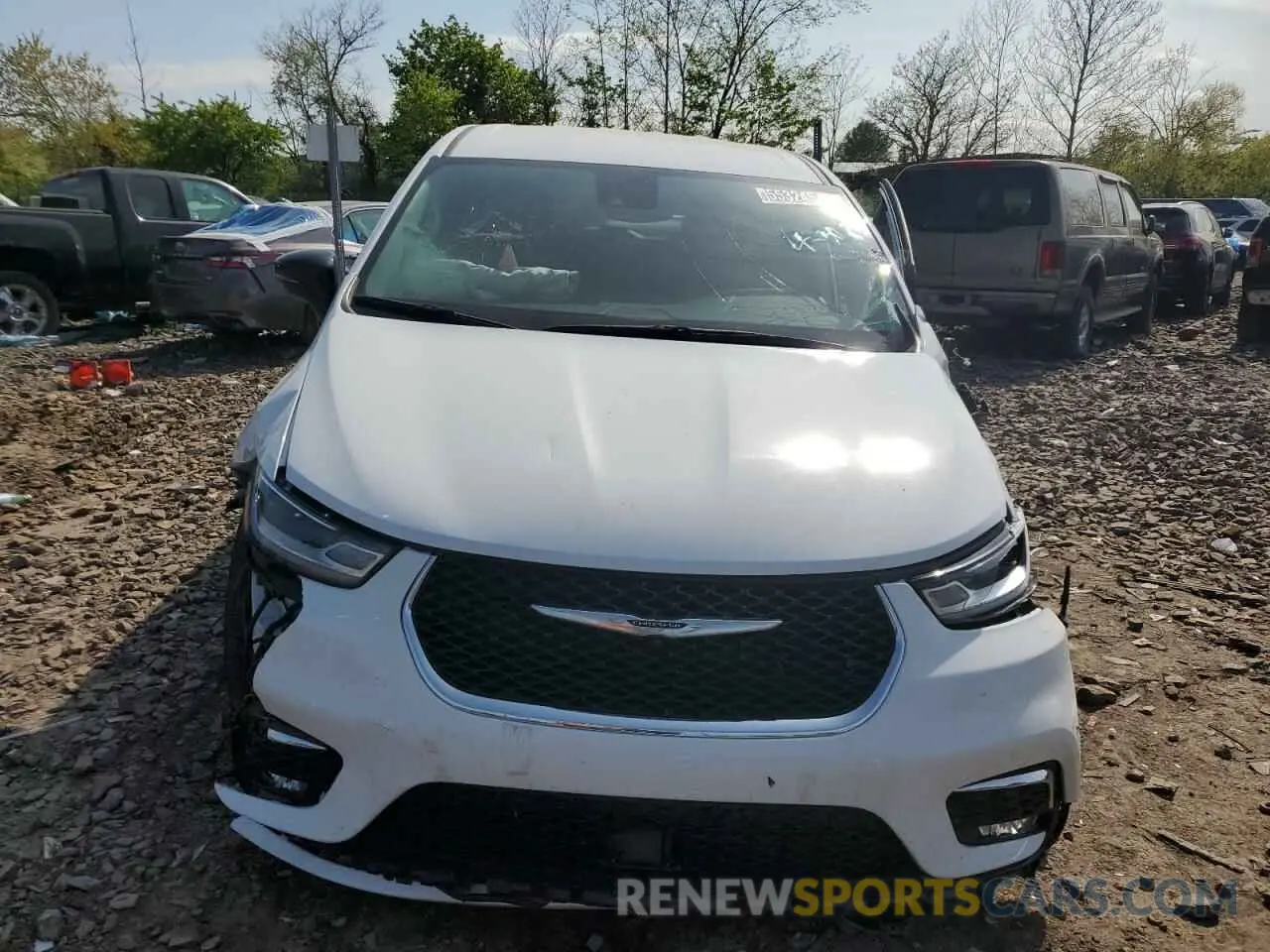 5 Photograph of a damaged car 2C4RC1BG8RR120226 CHRYSLER PACIFICA 2024