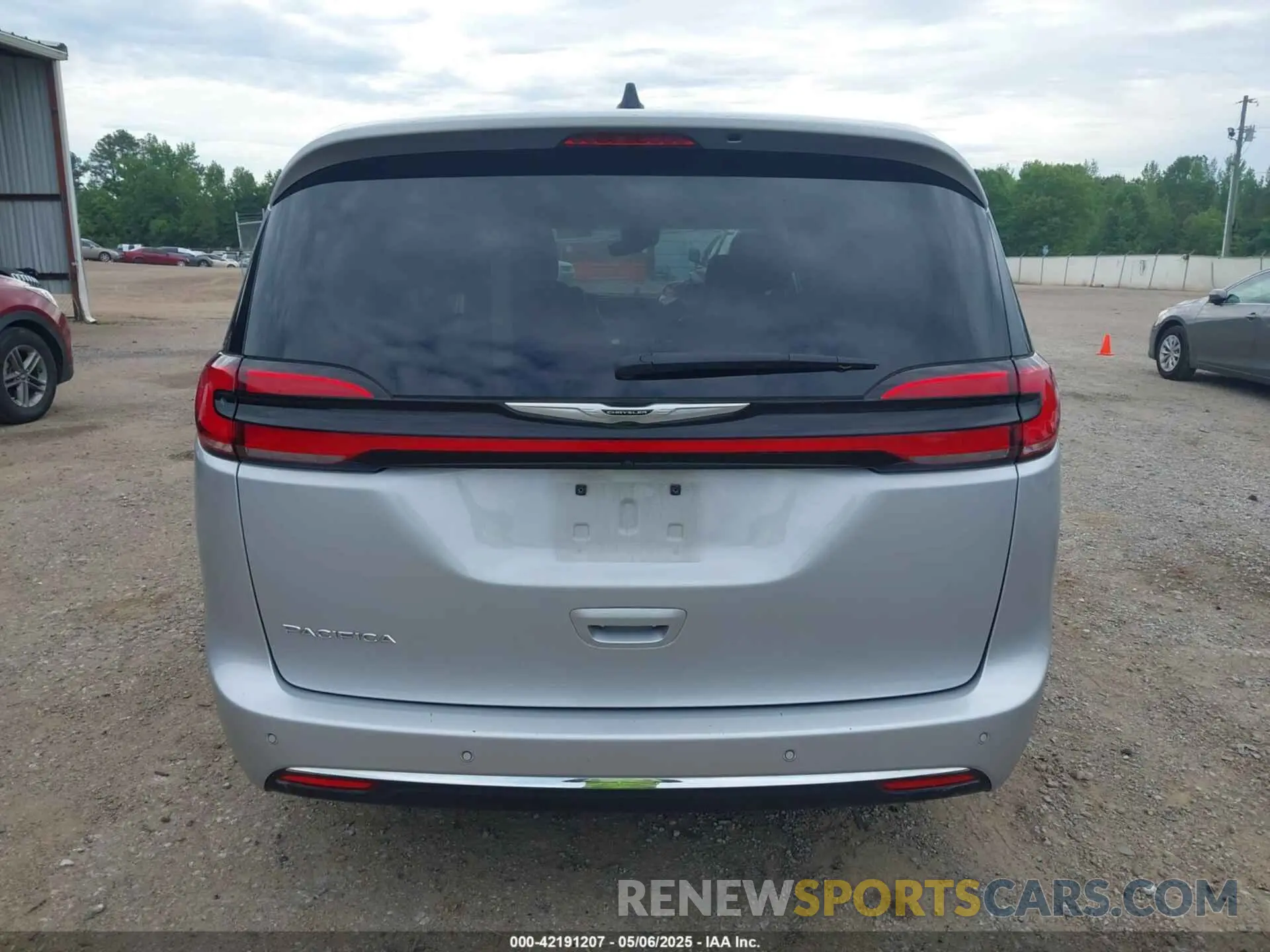 17 Photograph of a damaged car 2C4RC1BG8RR132876 CHRYSLER PACIFICA 2024