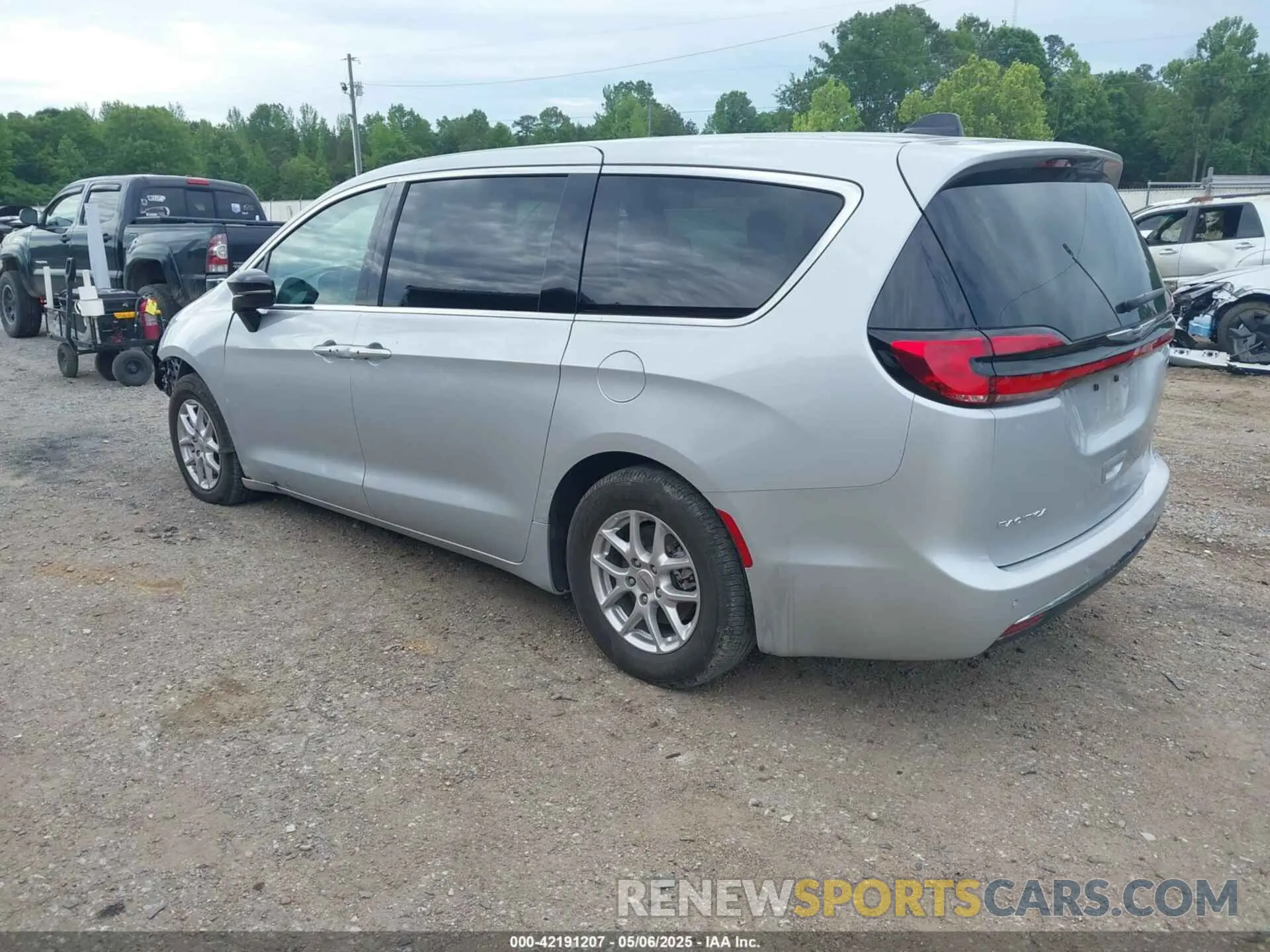 3 Photograph of a damaged car 2C4RC1BG8RR132876 CHRYSLER PACIFICA 2024