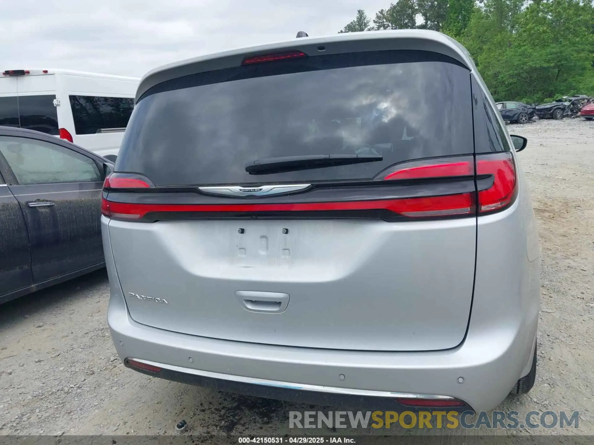 16 Photograph of a damaged car 2C4RC1BG8RR139066 CHRYSLER PACIFICA 2024