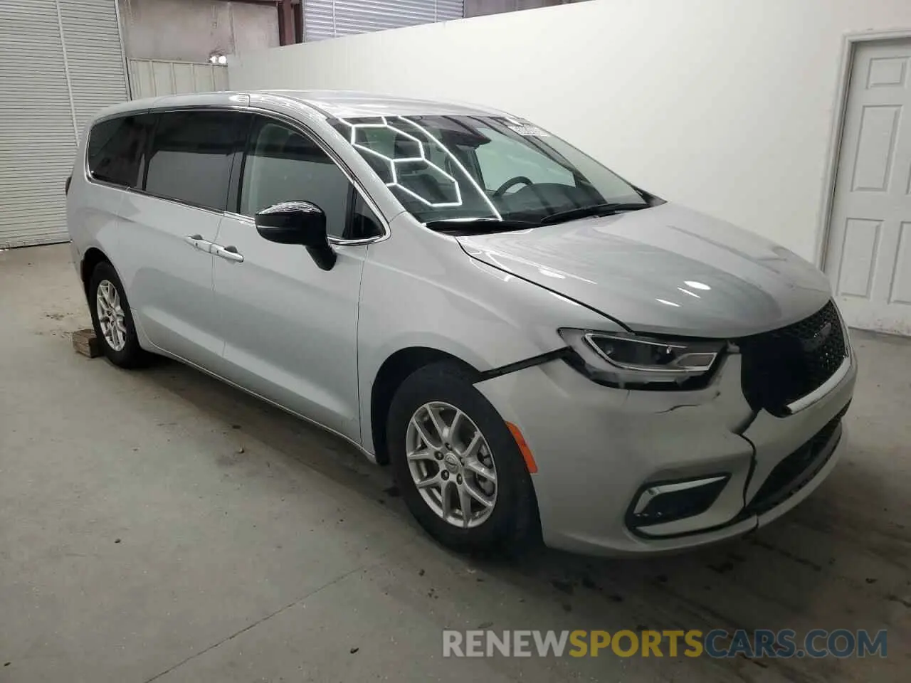 4 Photograph of a damaged car 2C4RC1BG8RR155977 CHRYSLER PACIFICA 2024