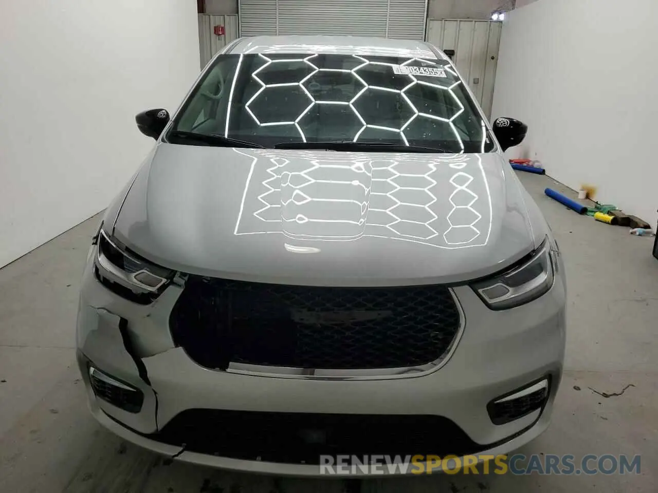 5 Photograph of a damaged car 2C4RC1BG8RR155977 CHRYSLER PACIFICA 2024