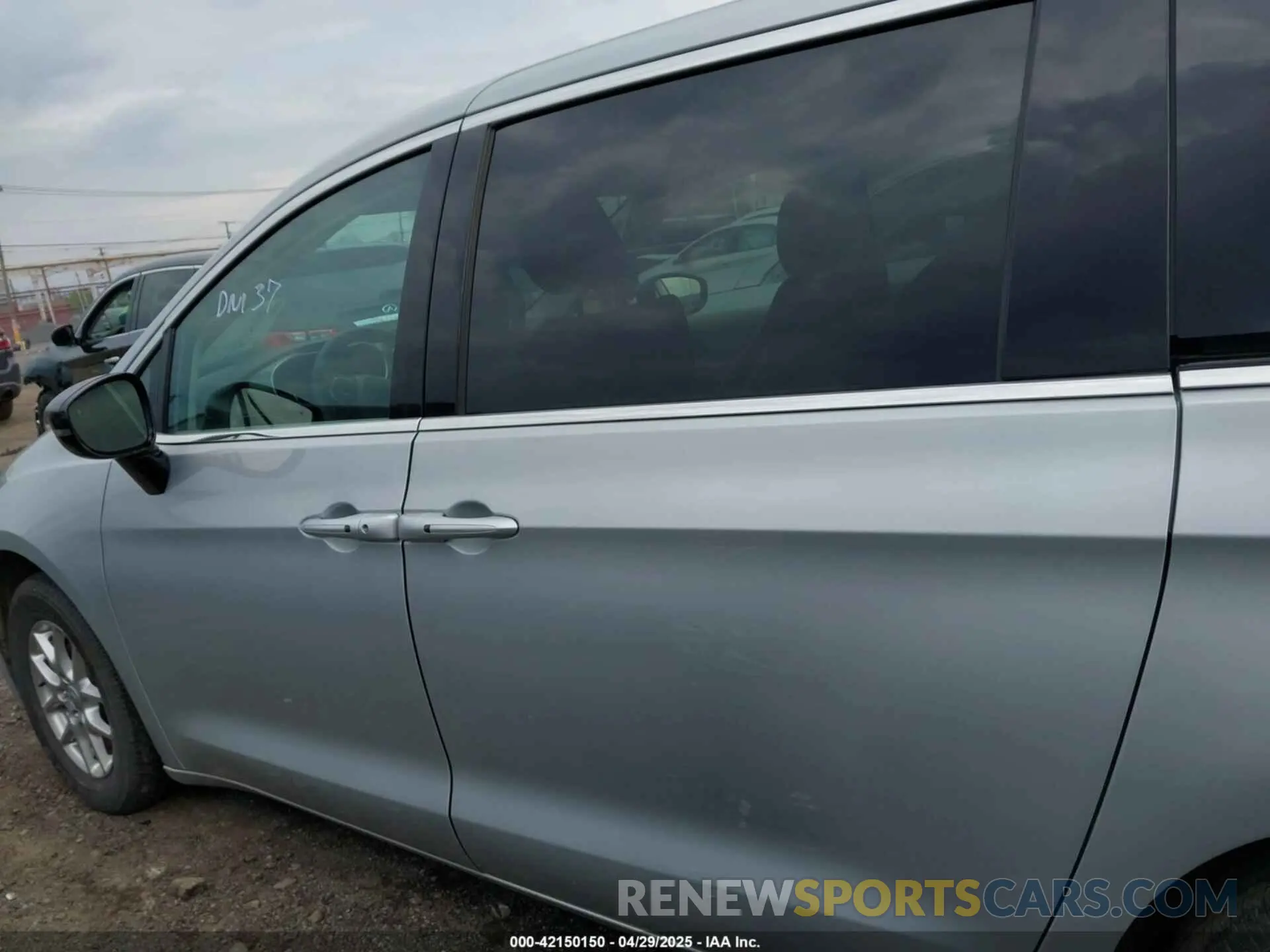 14 Photograph of a damaged car 2C4RC1BG8RR186632 CHRYSLER PACIFICA 2024