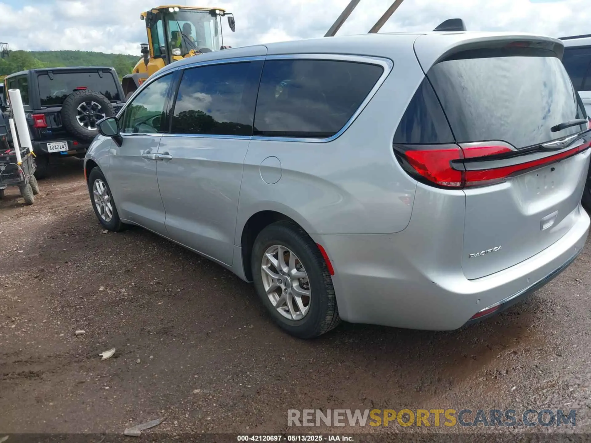 3 Photograph of a damaged car 2C4RC1BG9RR129162 CHRYSLER PACIFICA 2024