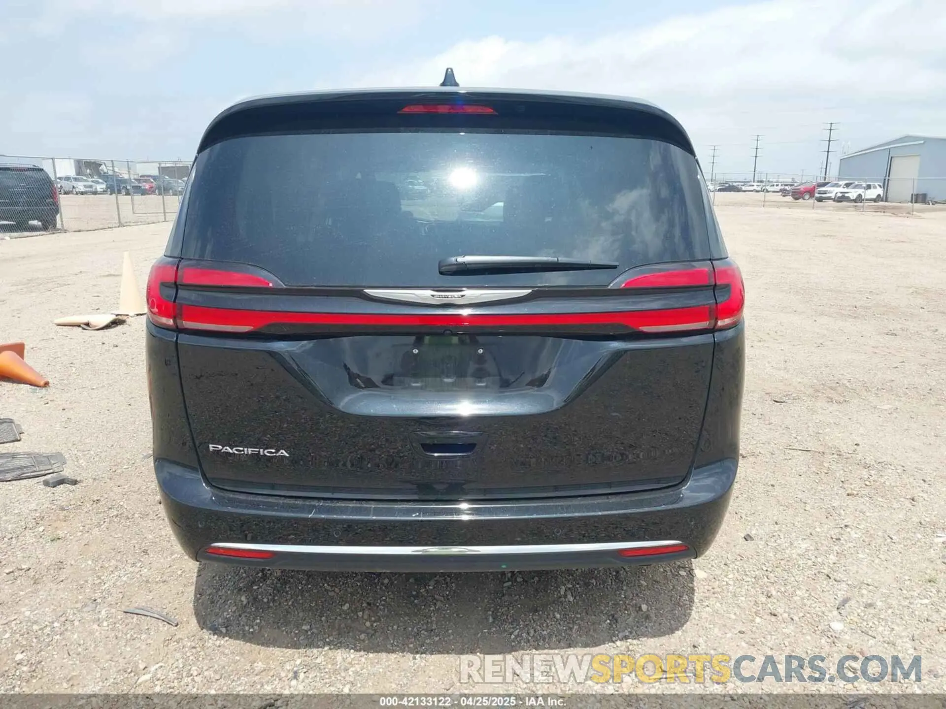 17 Фотография поврежденного автомобиля 2C4RC1BG9RR136435 CHRYSLER PACIFICA 2024