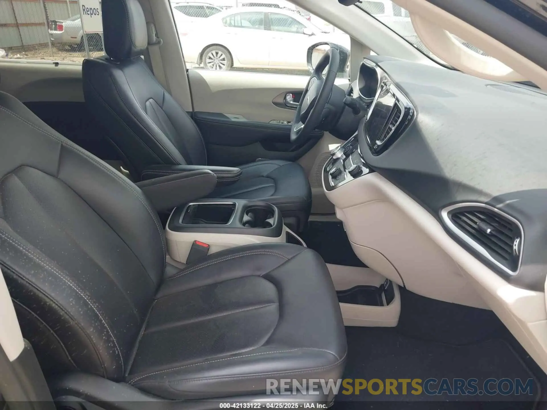 5 Фотография поврежденного автомобиля 2C4RC1BG9RR136435 CHRYSLER PACIFICA 2024