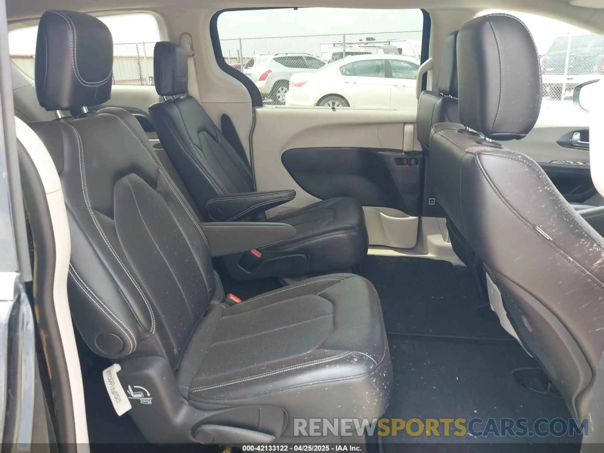 8 Фотография поврежденного автомобиля 2C4RC1BG9RR136435 CHRYSLER PACIFICA 2024