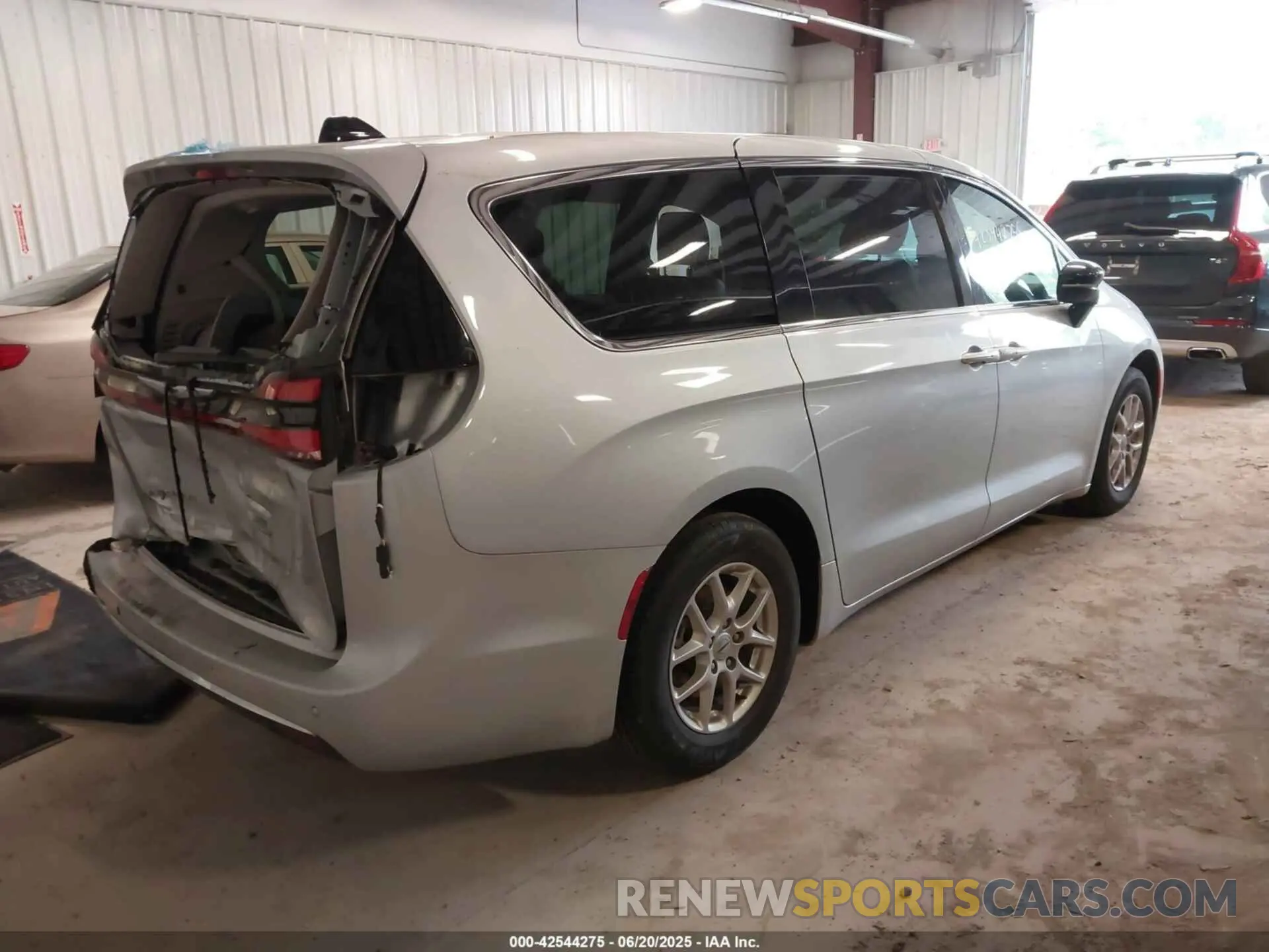 4 Photograph of a damaged car 2C4RC1BG9RR172836 CHRYSLER PACIFICA 2024