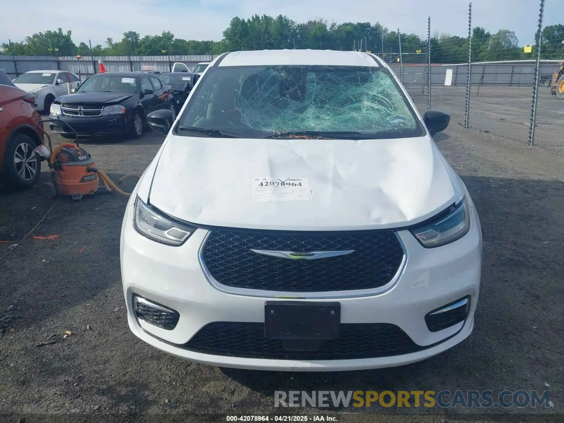 12 Фотография поврежденного автомобиля 2C4RC1BGXRR124925 CHRYSLER PACIFICA 2024