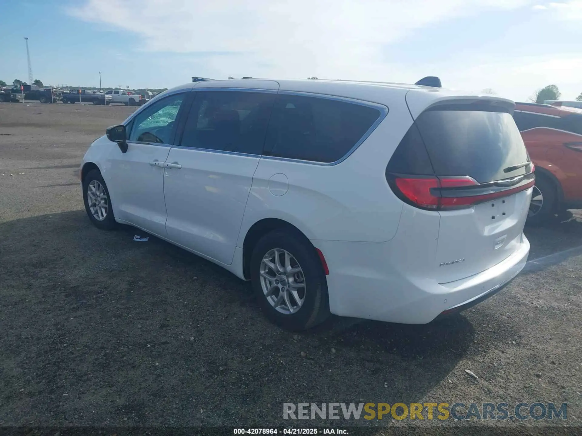 3 Фотография поврежденного автомобиля 2C4RC1BGXRR124925 CHRYSLER PACIFICA 2024