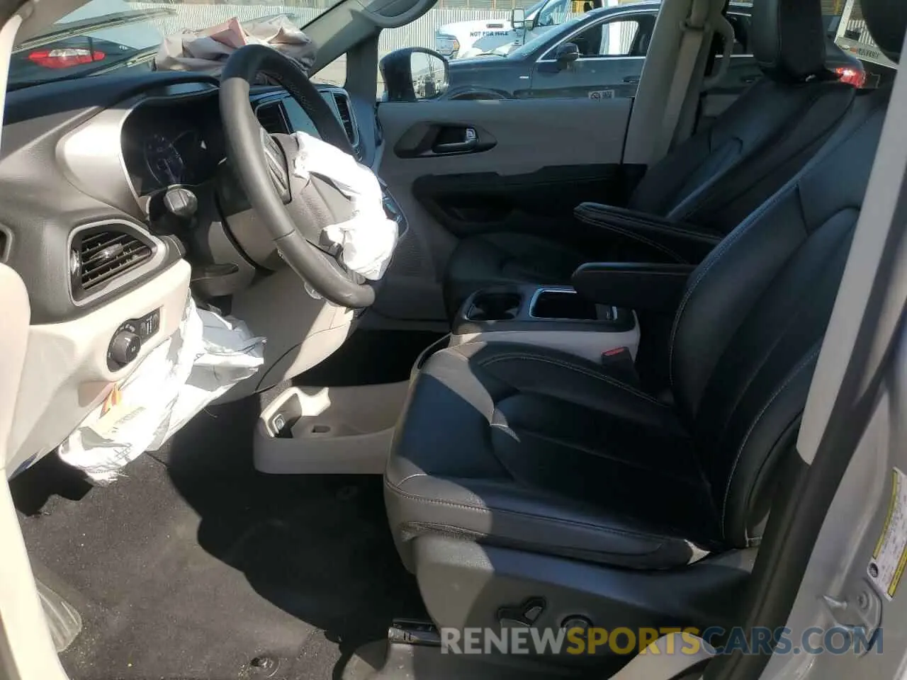 7 Photograph of a damaged car 2C4RC1BGXRR133950 CHRYSLER PACIFICA 2024