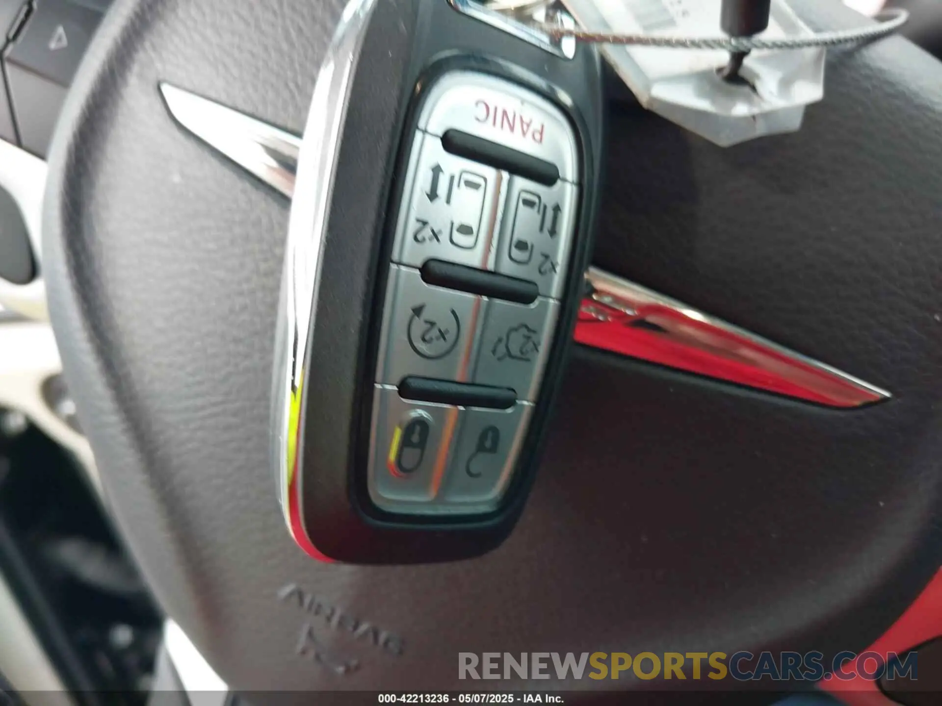 11 Фотография поврежденного автомобиля 2C4RC1BGXRR135925 CHRYSLER PACIFICA 2024