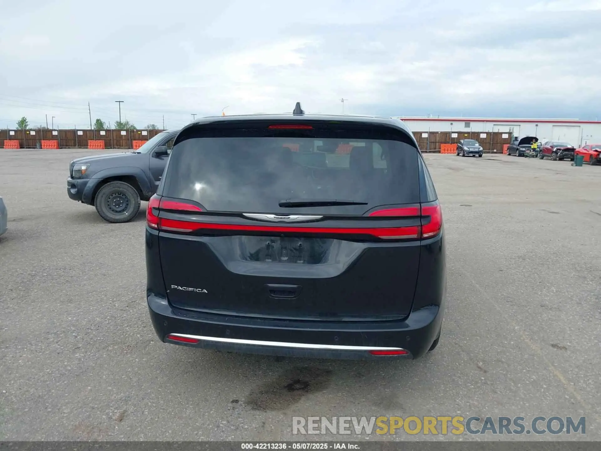 16 Фотография поврежденного автомобиля 2C4RC1BGXRR135925 CHRYSLER PACIFICA 2024