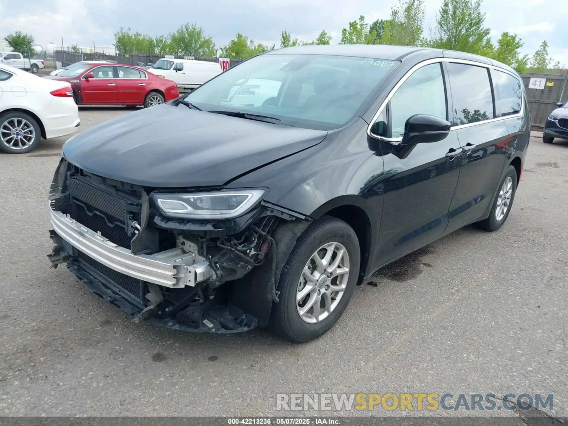 2 Фотография поврежденного автомобиля 2C4RC1BGXRR135925 CHRYSLER PACIFICA 2024