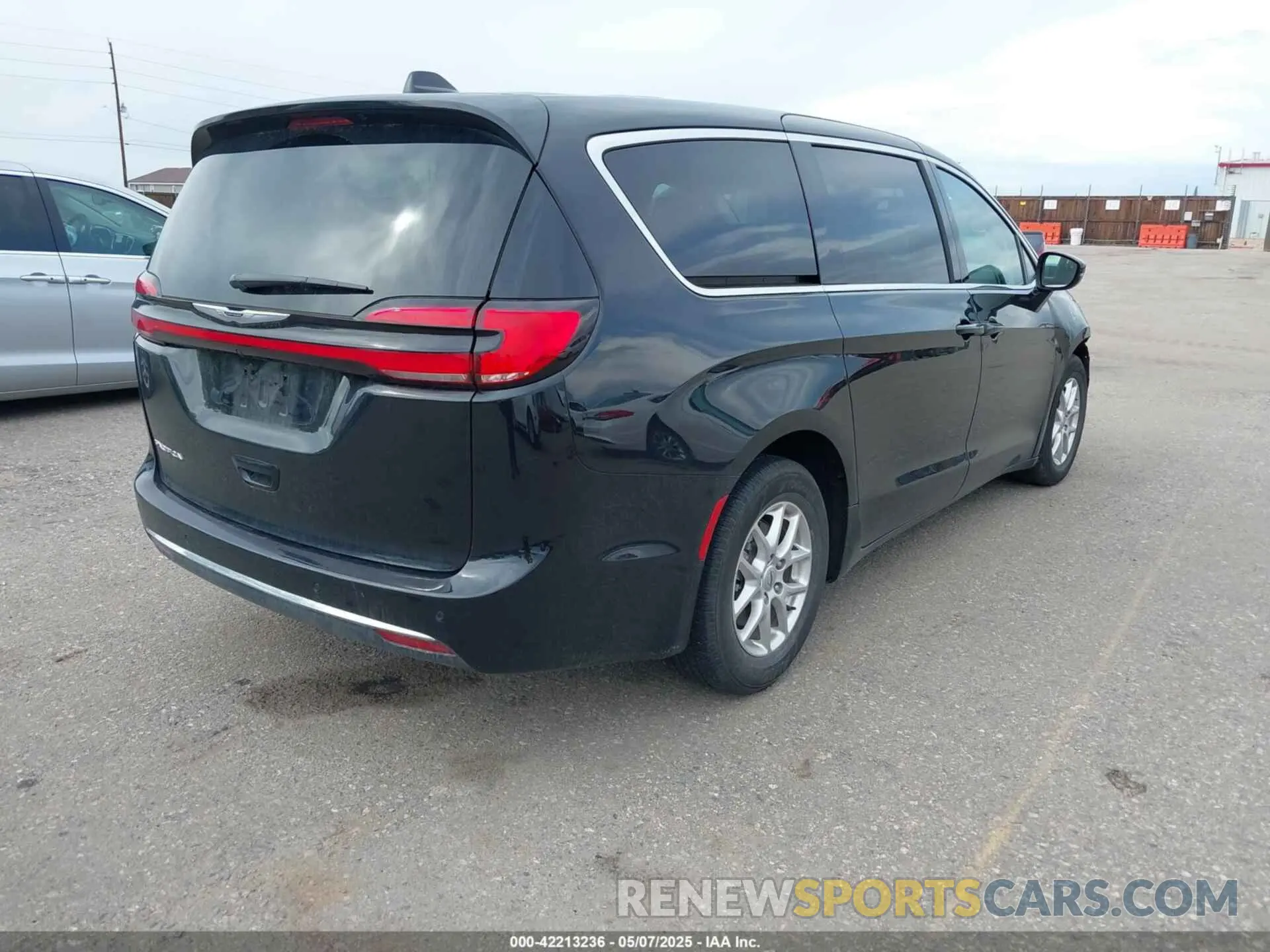 4 Фотография поврежденного автомобиля 2C4RC1BGXRR135925 CHRYSLER PACIFICA 2024