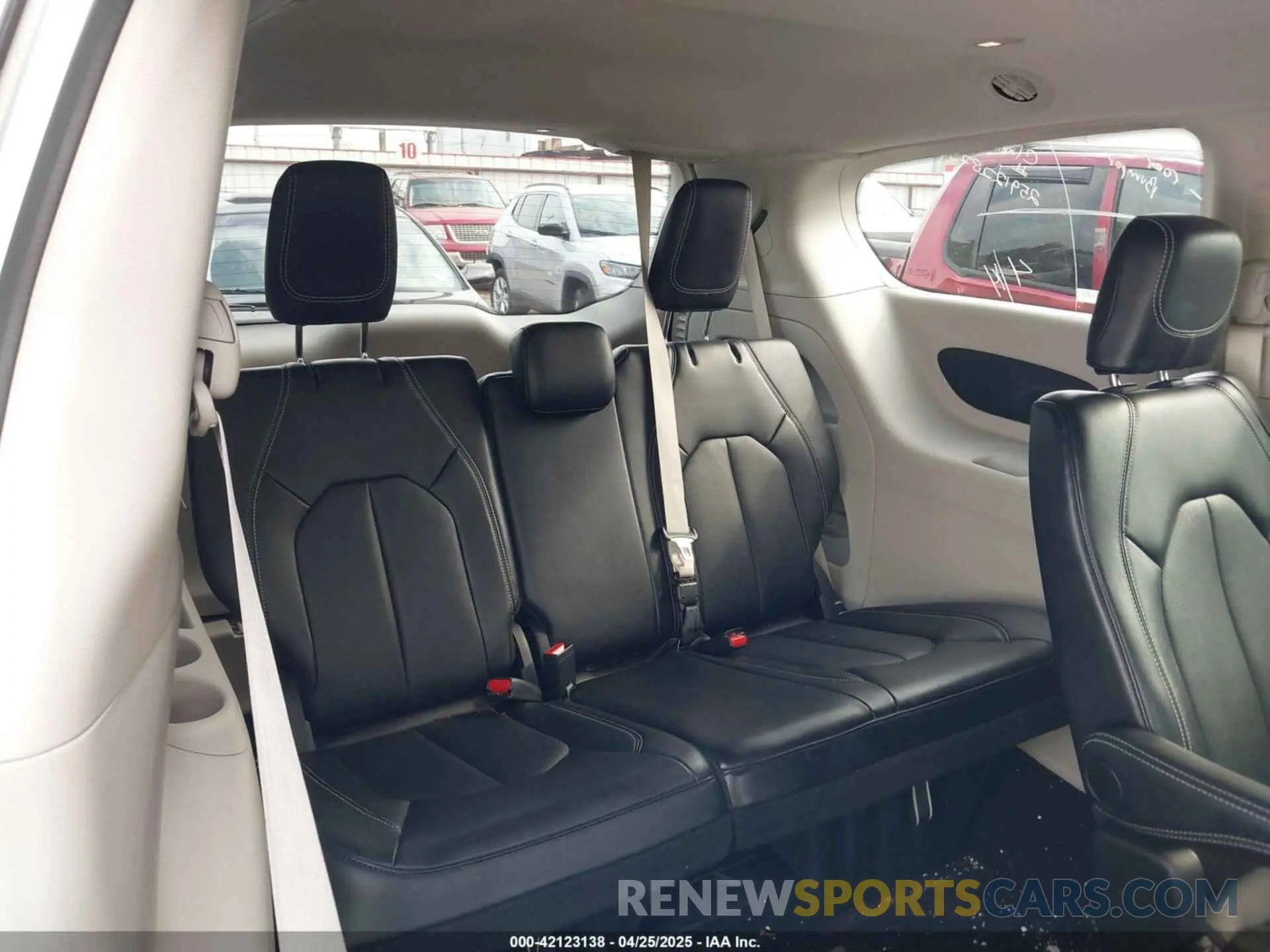 18 Фотография поврежденного автомобиля 2C4RC1BGXRR145399 CHRYSLER PACIFICA 2024