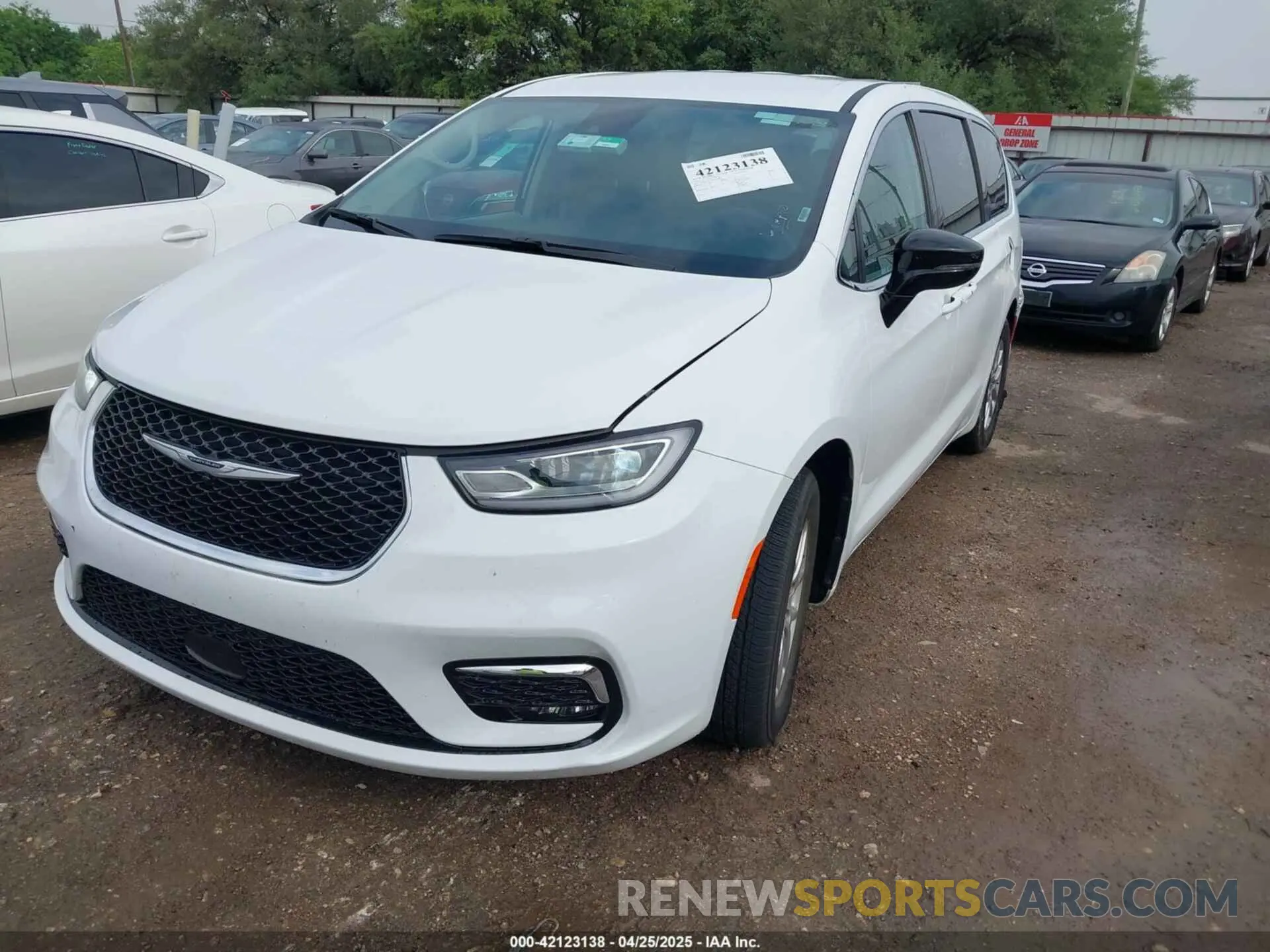 2 Фотография поврежденного автомобиля 2C4RC1BGXRR145399 CHRYSLER PACIFICA 2024