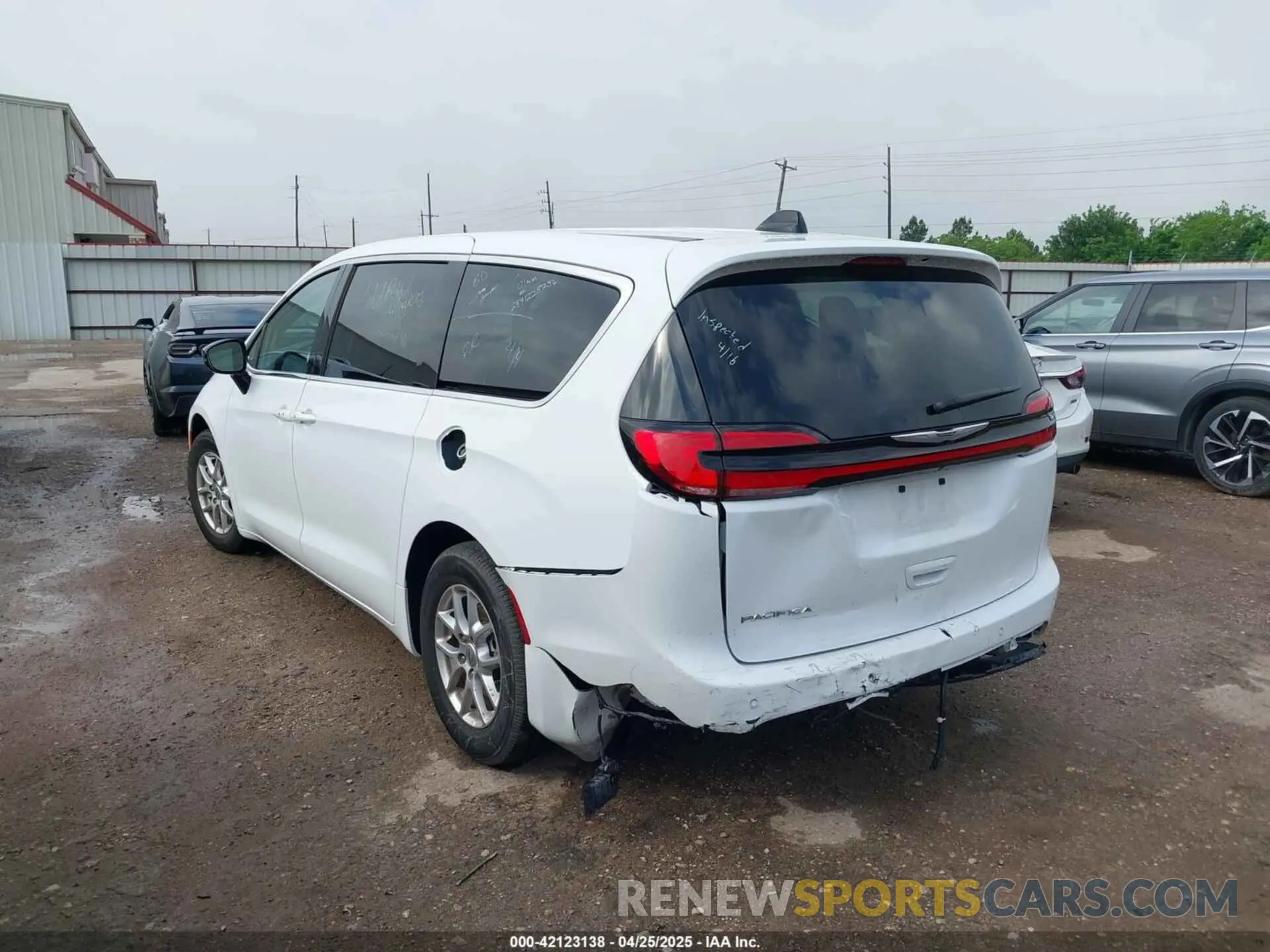 3 Фотография поврежденного автомобиля 2C4RC1BGXRR145399 CHRYSLER PACIFICA 2024