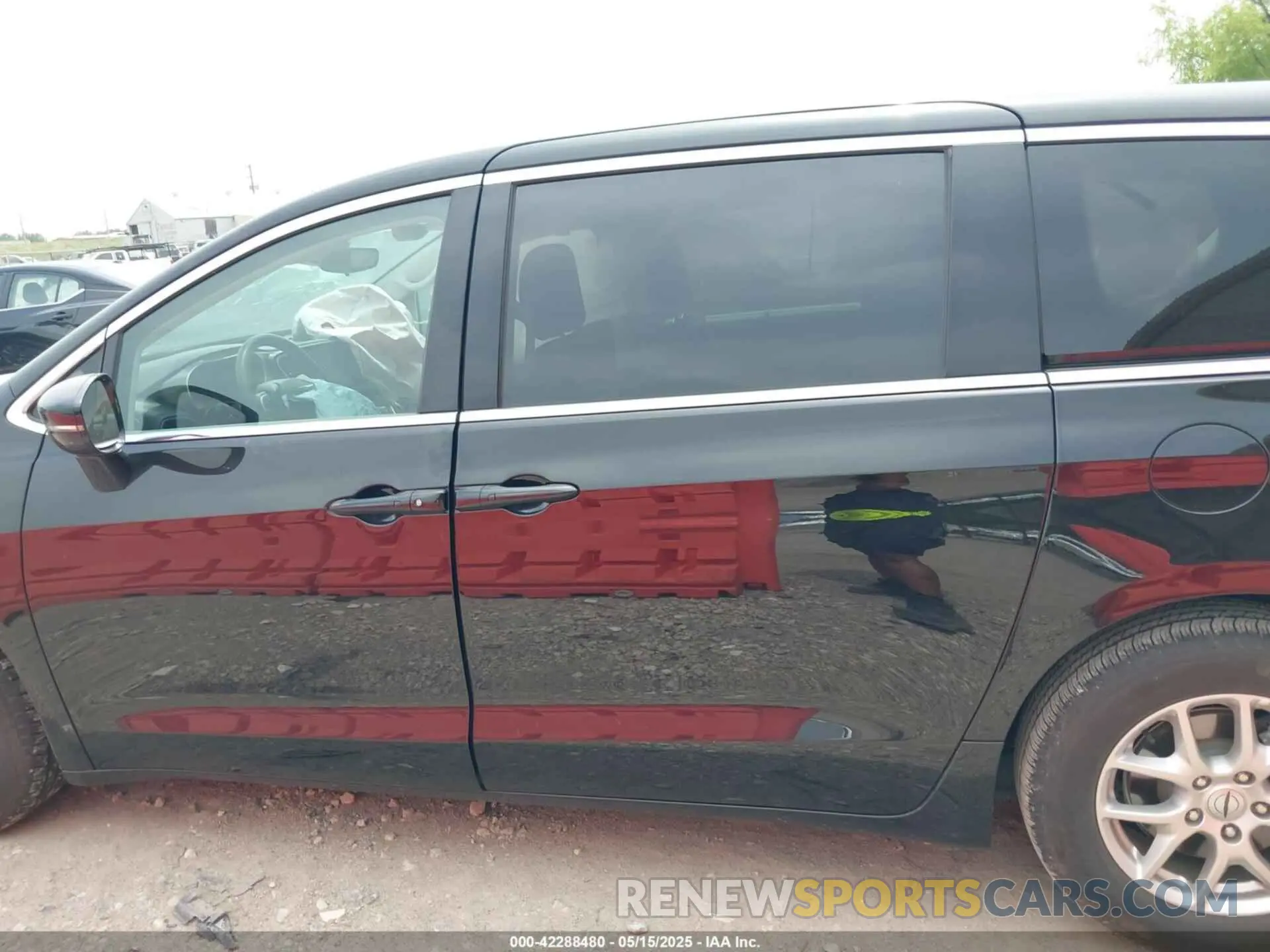 13 Photograph of a damaged car 2C4RC1BGXRR151574 CHRYSLER PACIFICA 2024