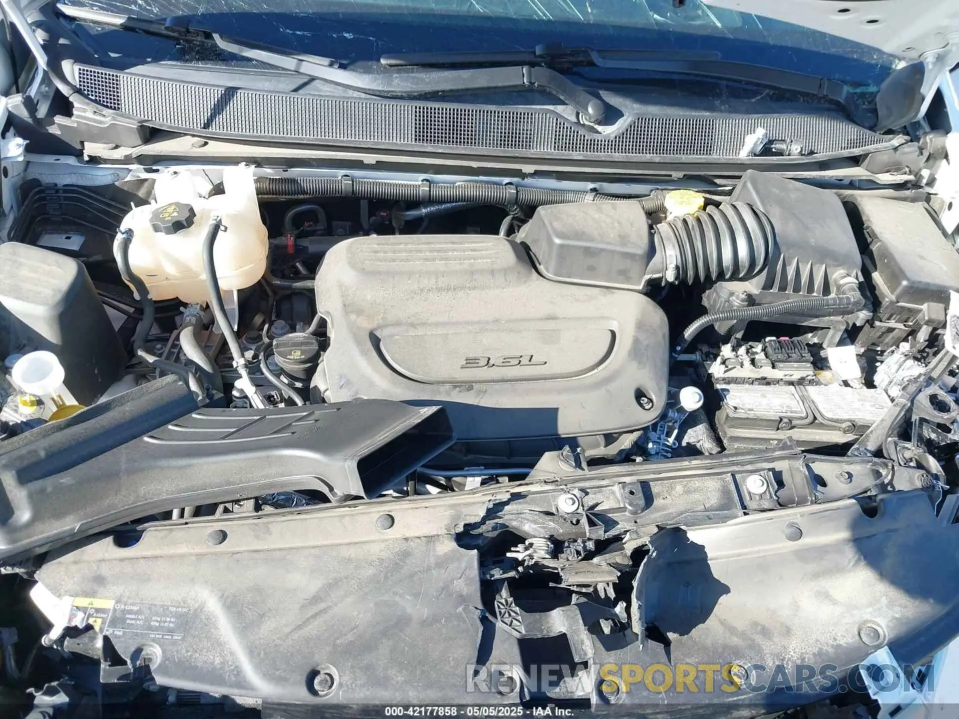 10 Photograph of a damaged car 2C4RC1FG3RR144993 CHRYSLER PACIFICA 2024