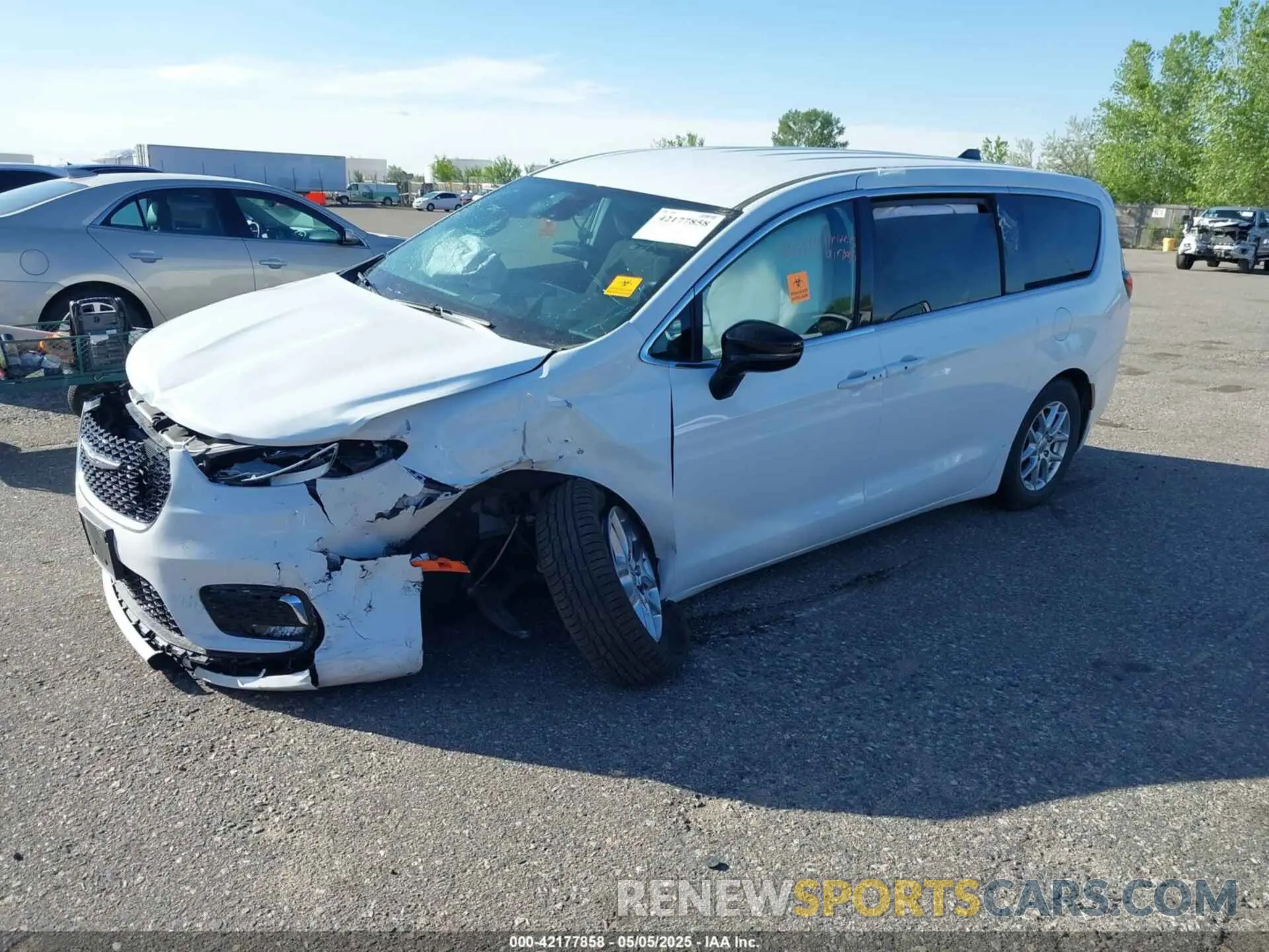 2 Photograph of a damaged car 2C4RC1FG3RR144993 CHRYSLER PACIFICA 2024