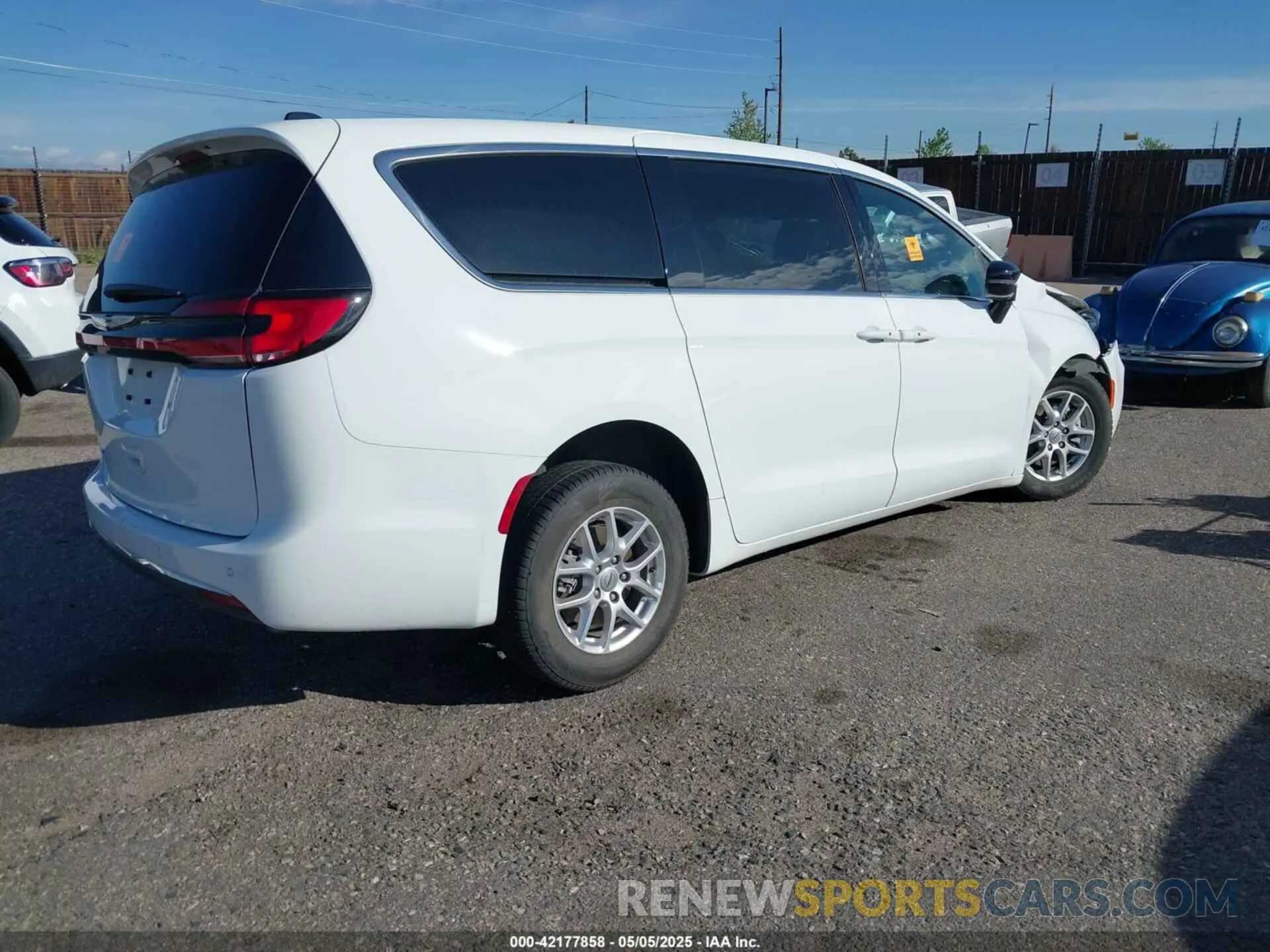 4 Photograph of a damaged car 2C4RC1FG3RR144993 CHRYSLER PACIFICA 2024