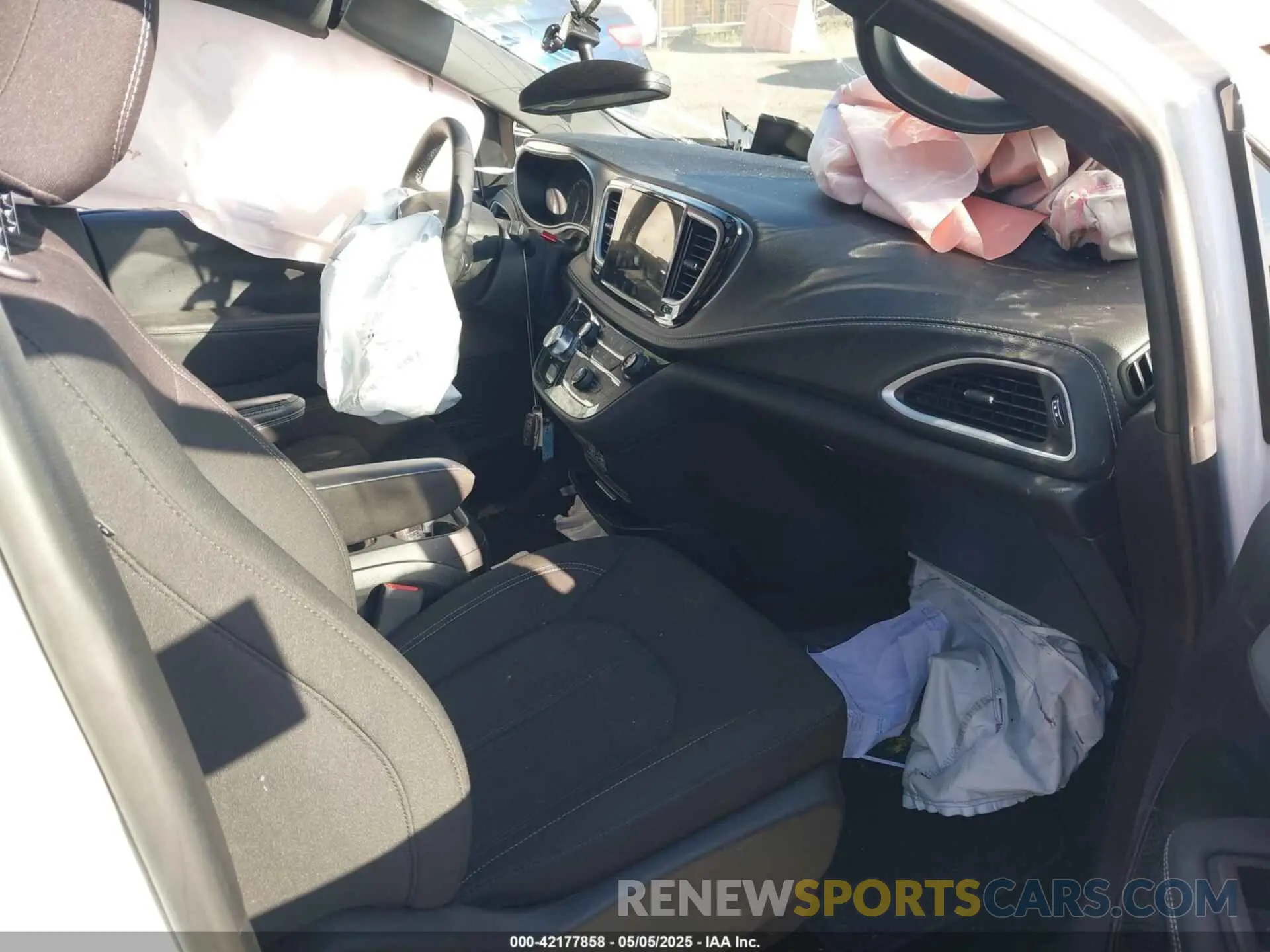5 Photograph of a damaged car 2C4RC1FG3RR144993 CHRYSLER PACIFICA 2024