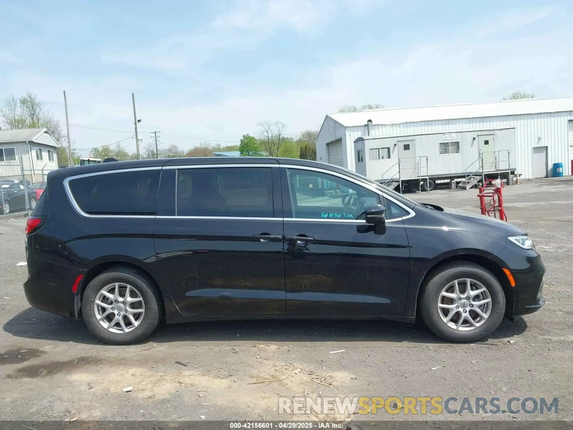 13 Фотография поврежденного автомобиля 2C4RC1FG3RR154388 CHRYSLER PACIFICA 2024